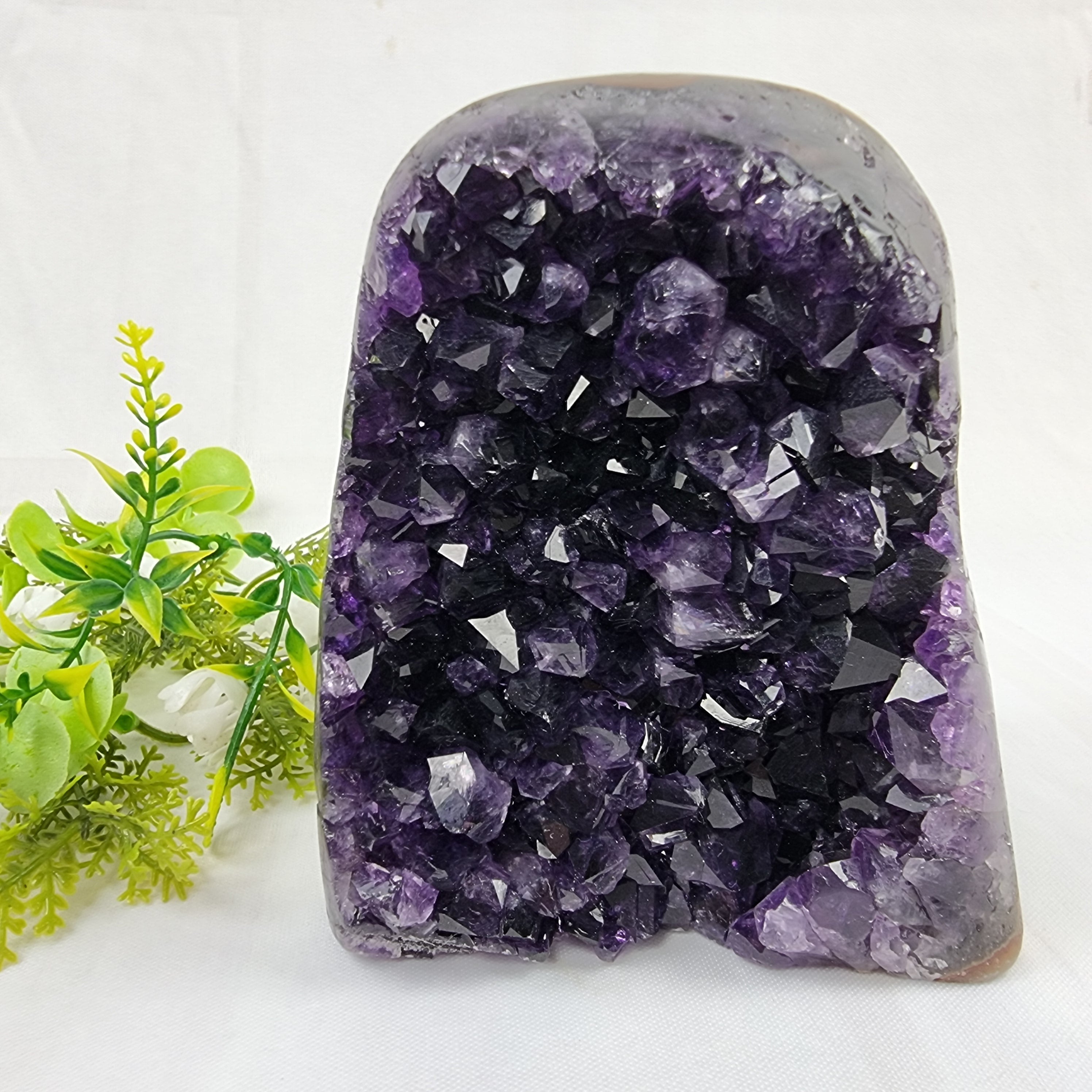 Amatista Drusa con Cristales Especiales, peso 1,72 kg, Energía, Belleza y Sofisticación