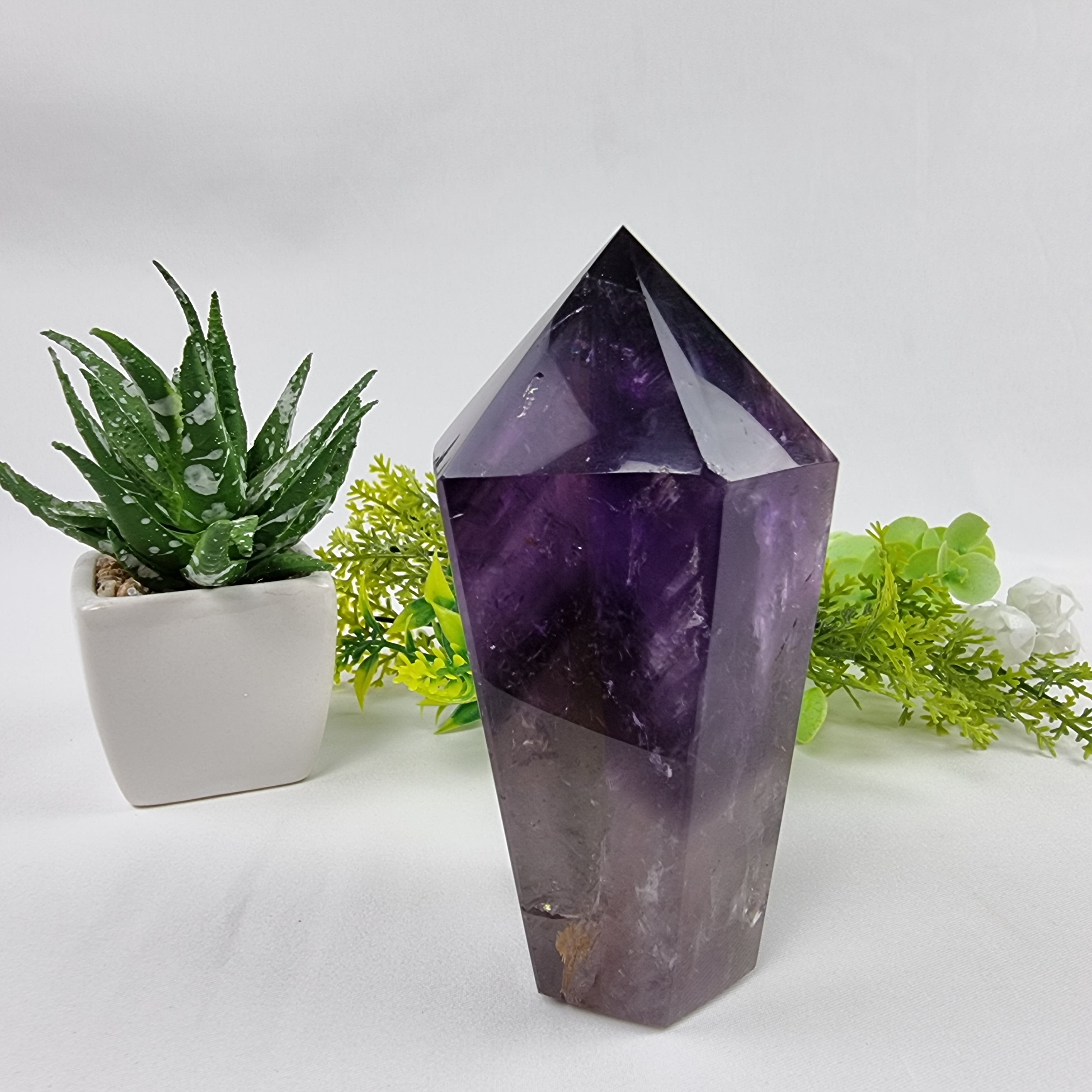 Amethyst Point, 12 cm tall | 1 piece, 0.220 kg | Energy, Beauty, and Sophistication