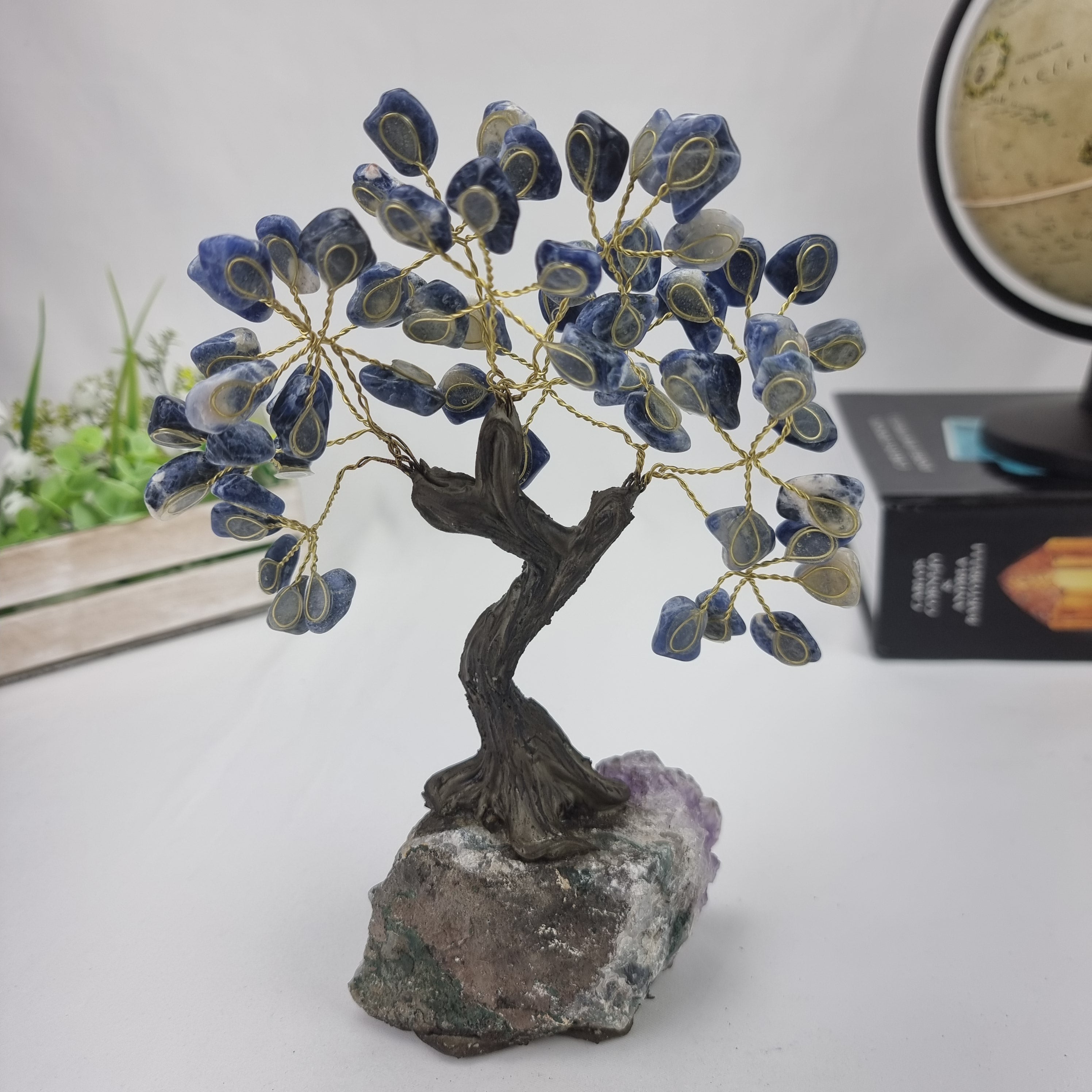 Árbol de SODALITA Natural | 60 Piedras, 12 ramas | Base de Amatista de 15 cm de altura - Pieza Artesanal BR Crystals