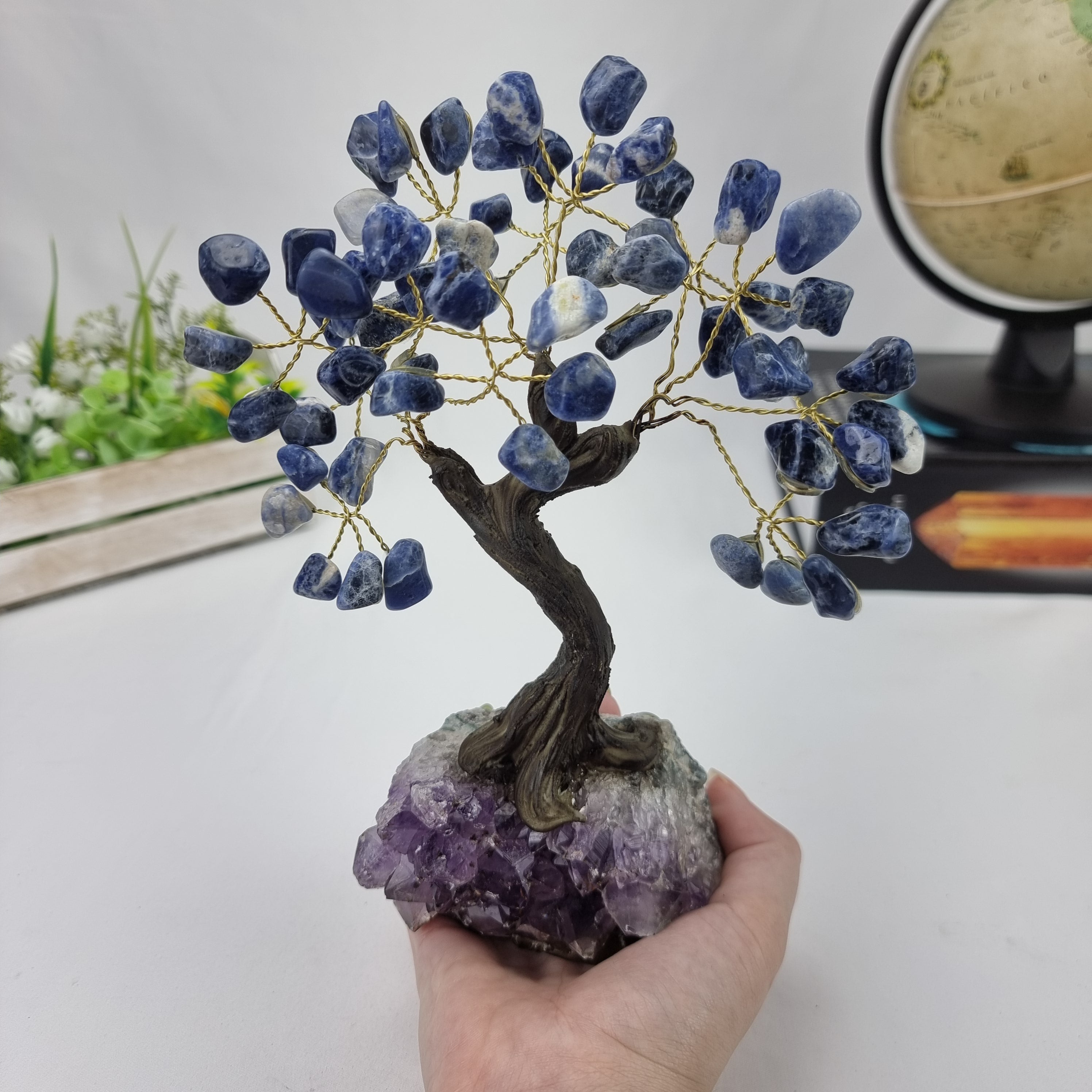 Árbol de SODALITA Natural | 60 Piedras, 12 ramas | Base de Amatista de 15 cm de altura - Pieza Artesanal BR Crystals