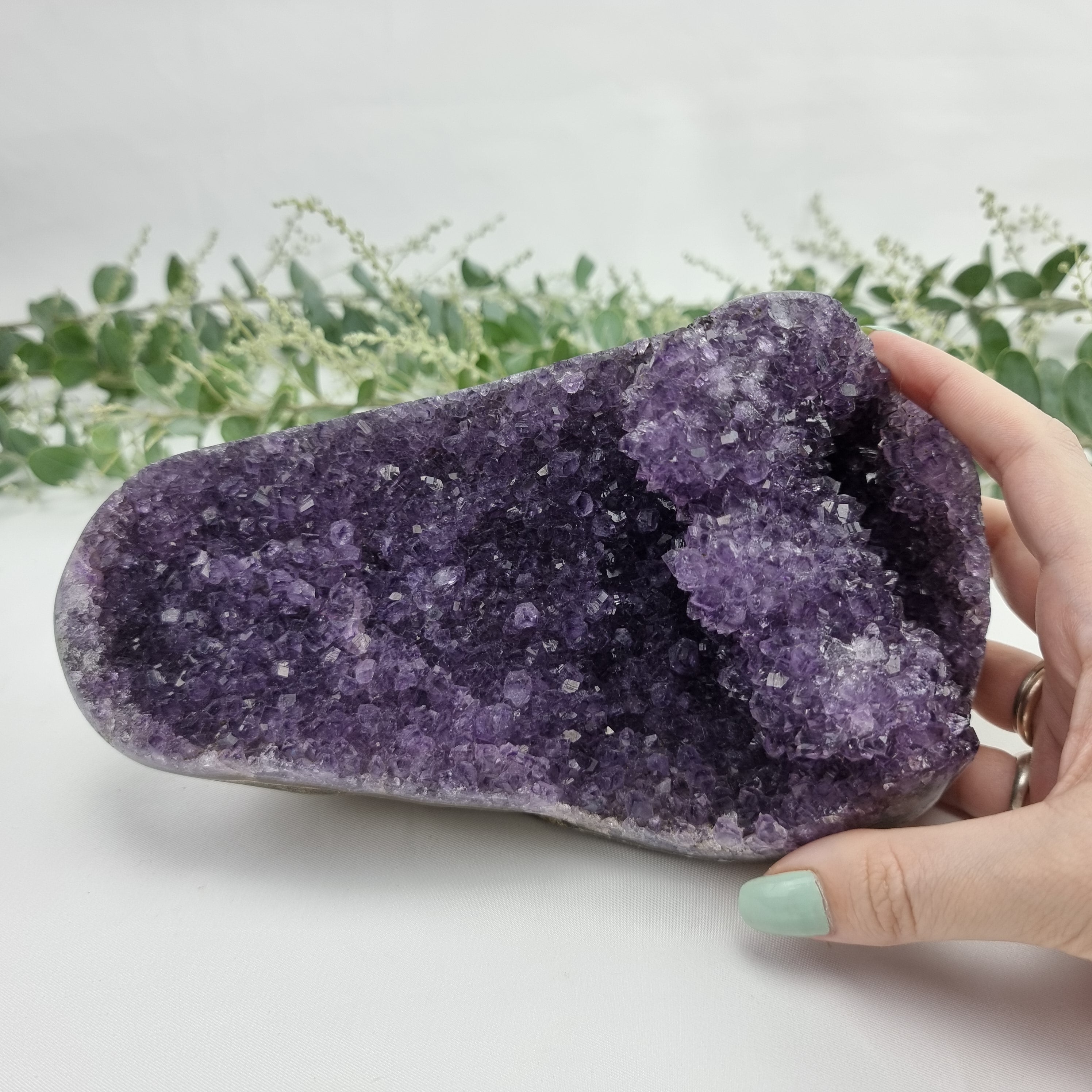 Special Drusy Amethyst | Weight 2.10 kgs! Length 20 cm | Energy, Beauty and Sophistication