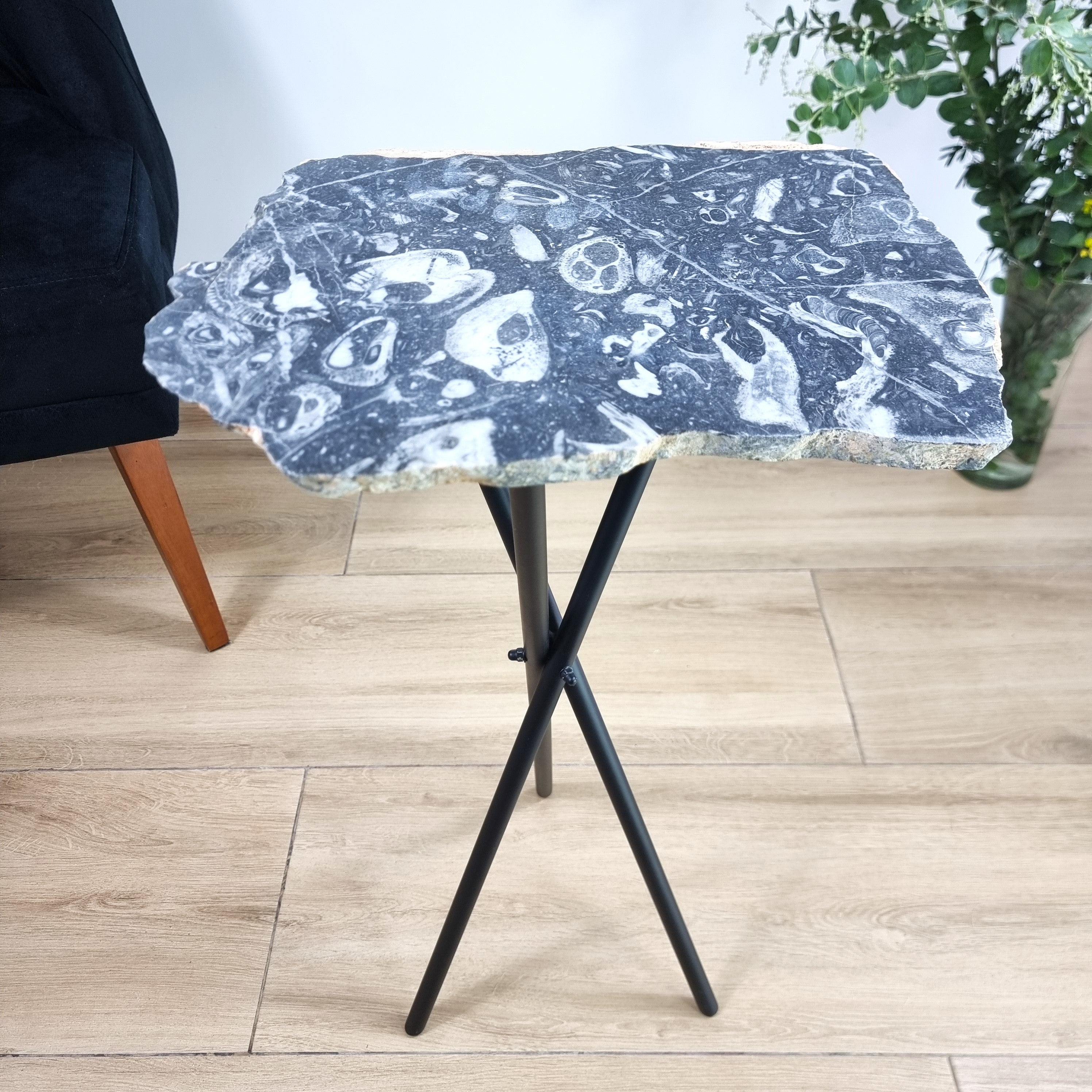 Side Table - Jasper Skull Table Black legs 23 inches high, total weight 11 pounds
