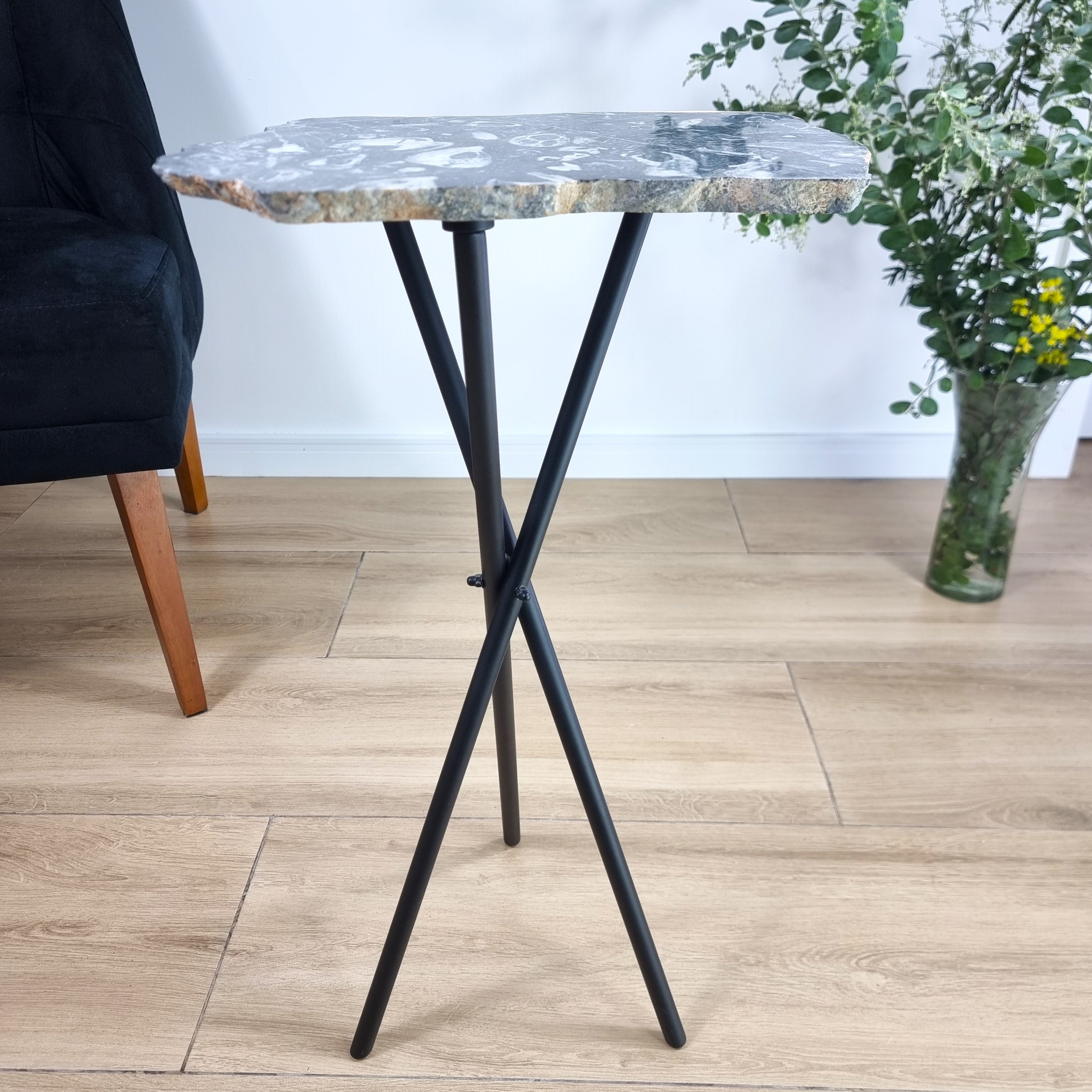 Side Table - Jasper Skull Table Black legs 23 inches high, total weight 11 pounds