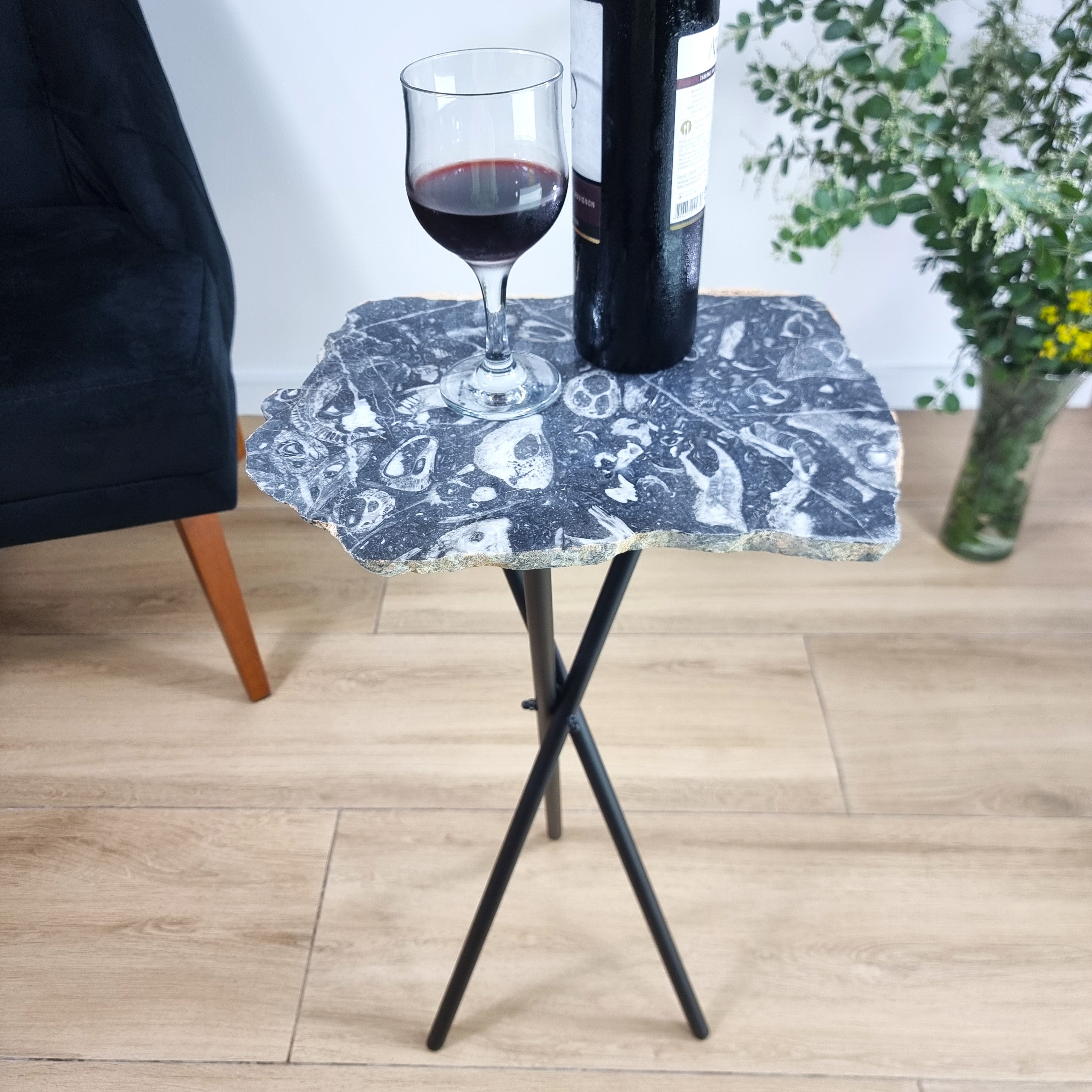 Side Table - Jasper Skull Table Black legs 23 inches high, total weight 11 pounds