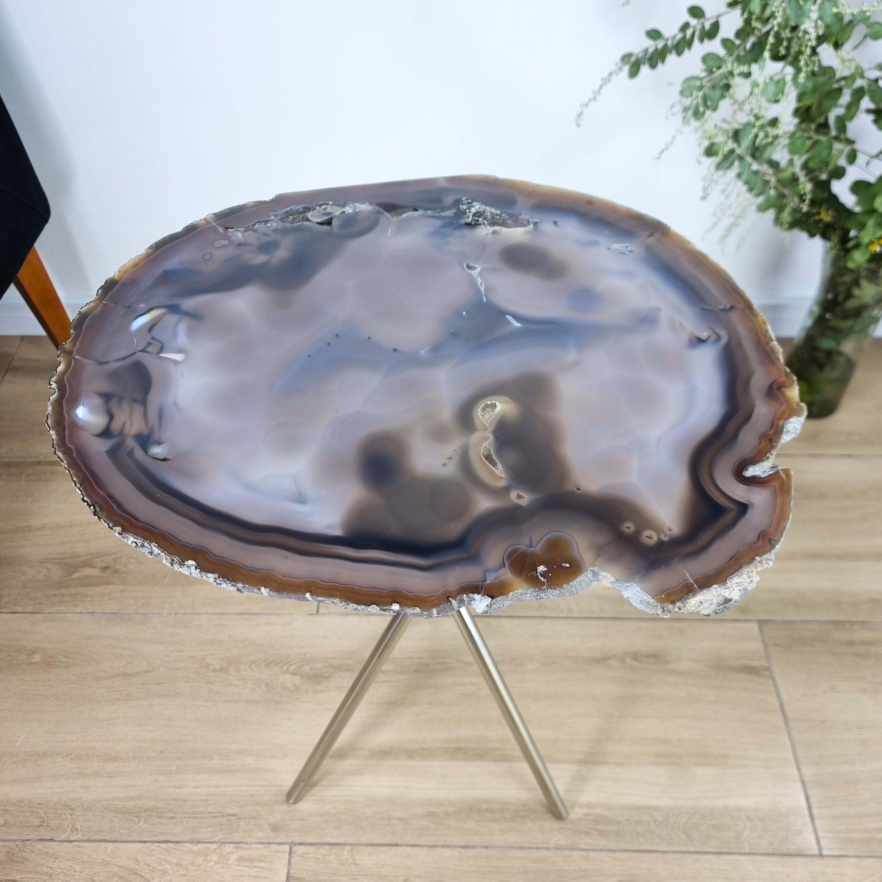 Natural Agate Side Table - Crystal End Table Silver legs 23 inches high, total weight 9.26 pounds