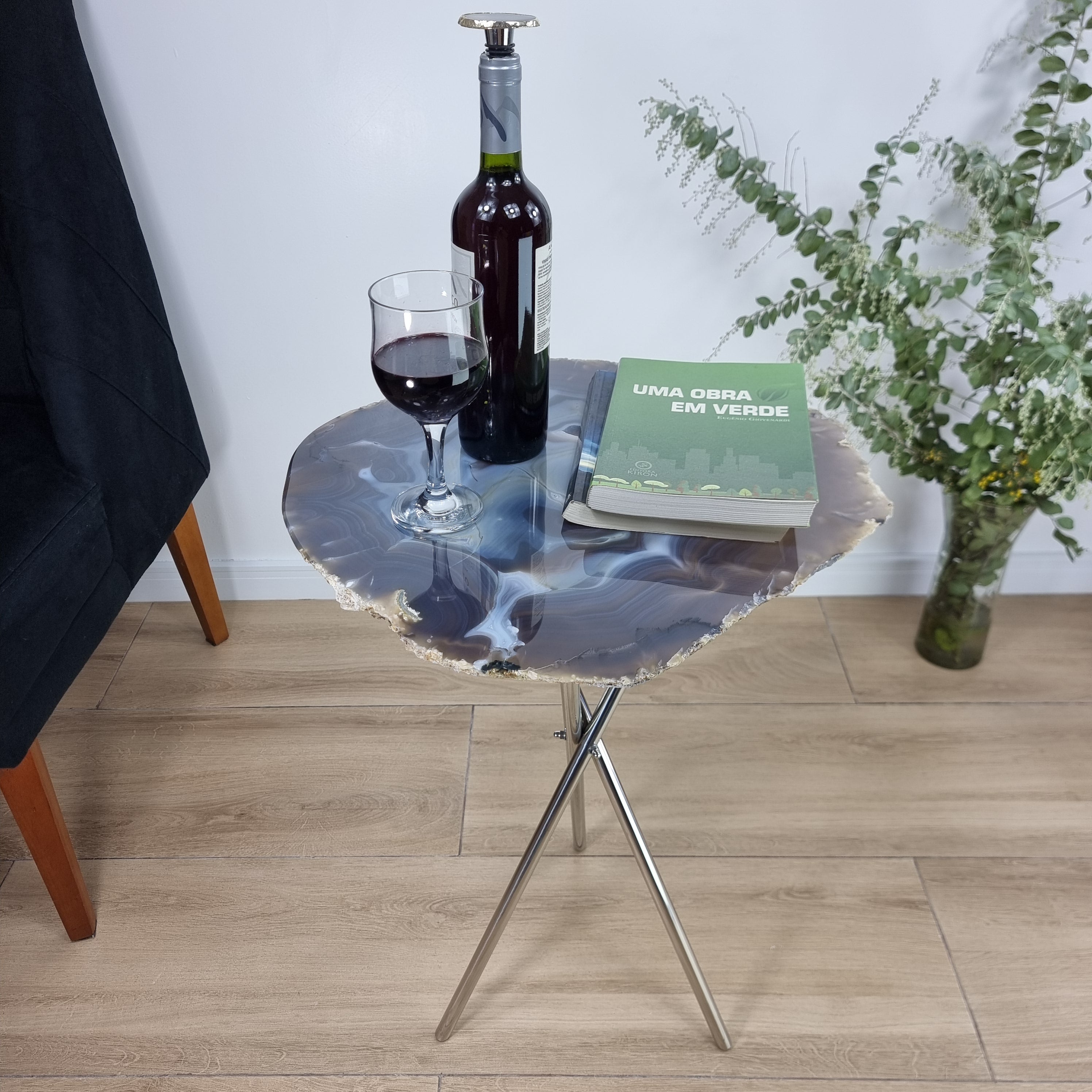 Mesa Lateral de Ágatas Negras Naturales | Base Trípode Plateada | Altura de 60 cm - Pieza Artesanal BR Crystals