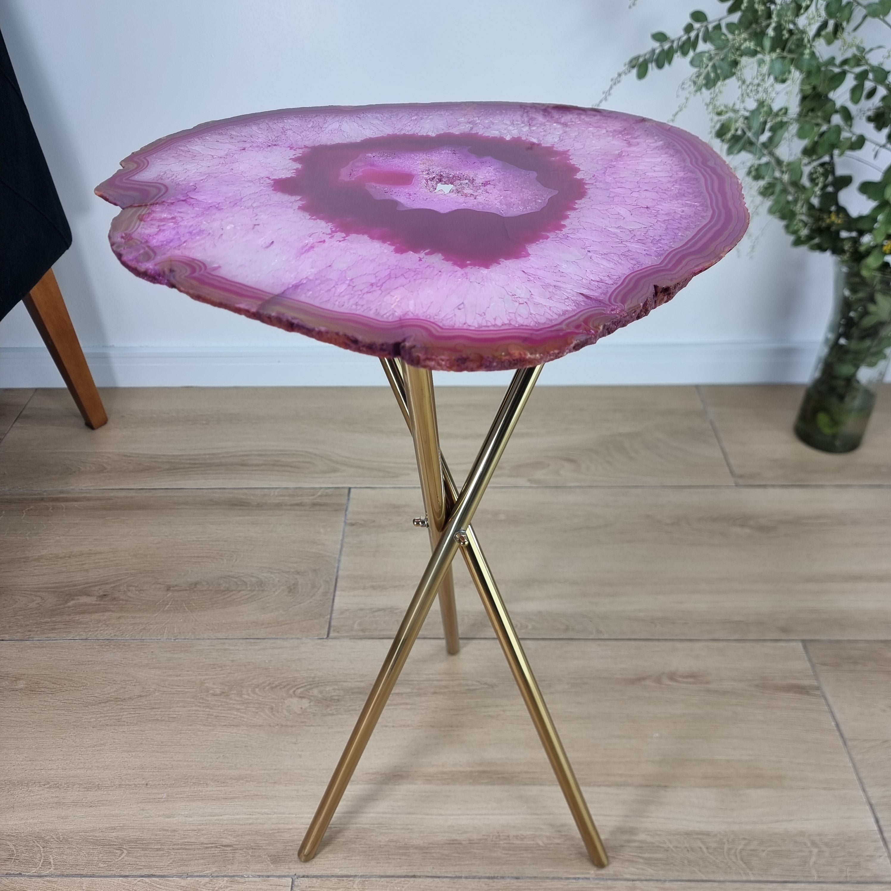 Mesa Lateral de Àgatas Naturais | Base Tripé Latão Ouro | Altura de 60 cm - Peça Artesanal BR Crystals