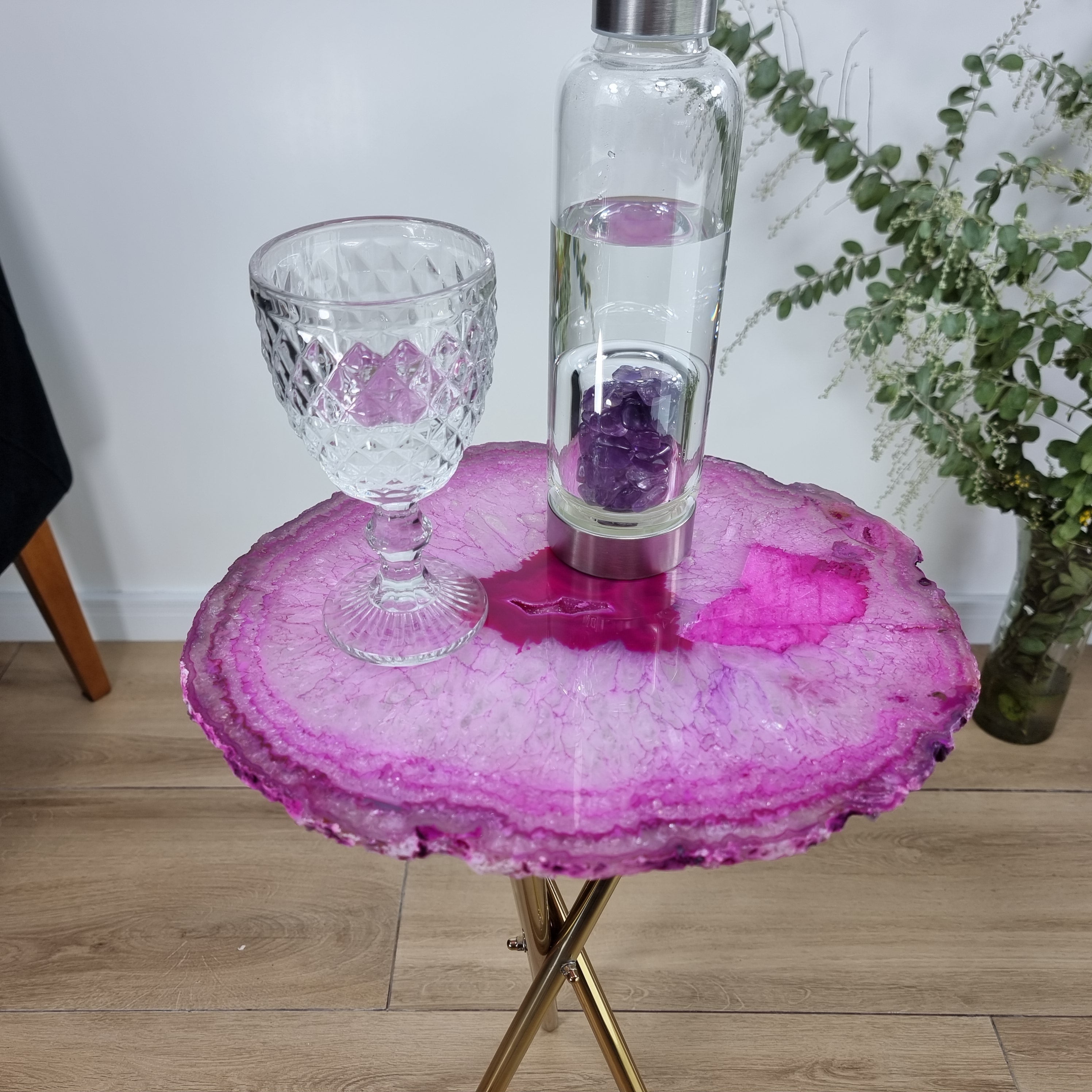 Pink Agate Side Table -  Pink Crystal End Table golden legs 23 inches high, total weight 6,60 lbs