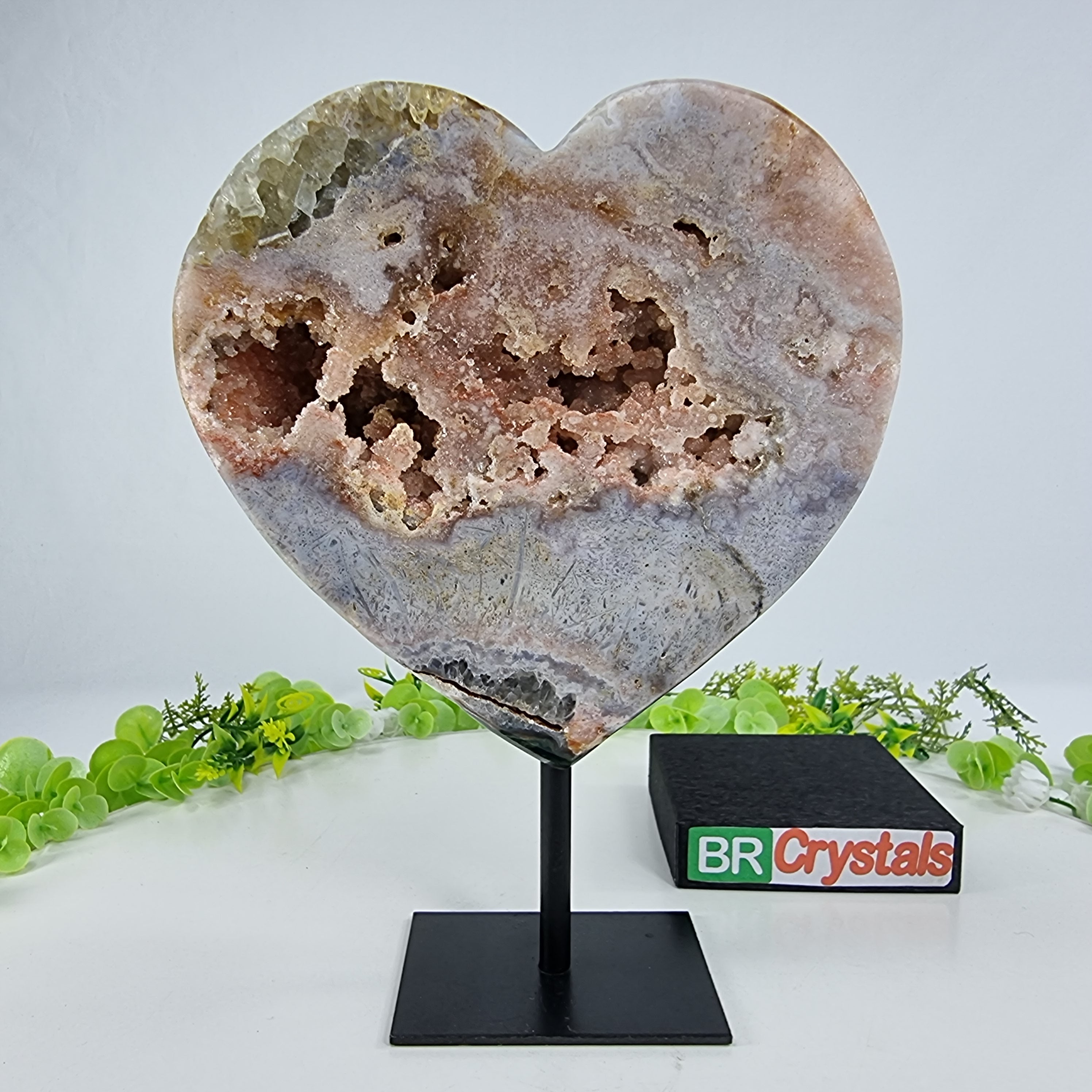 Corazón de Amatista Rosa | Base de hierro Negra | Peso 2,00 kgs, Altura 22 cm | Energía, Belleza y Sofisticación