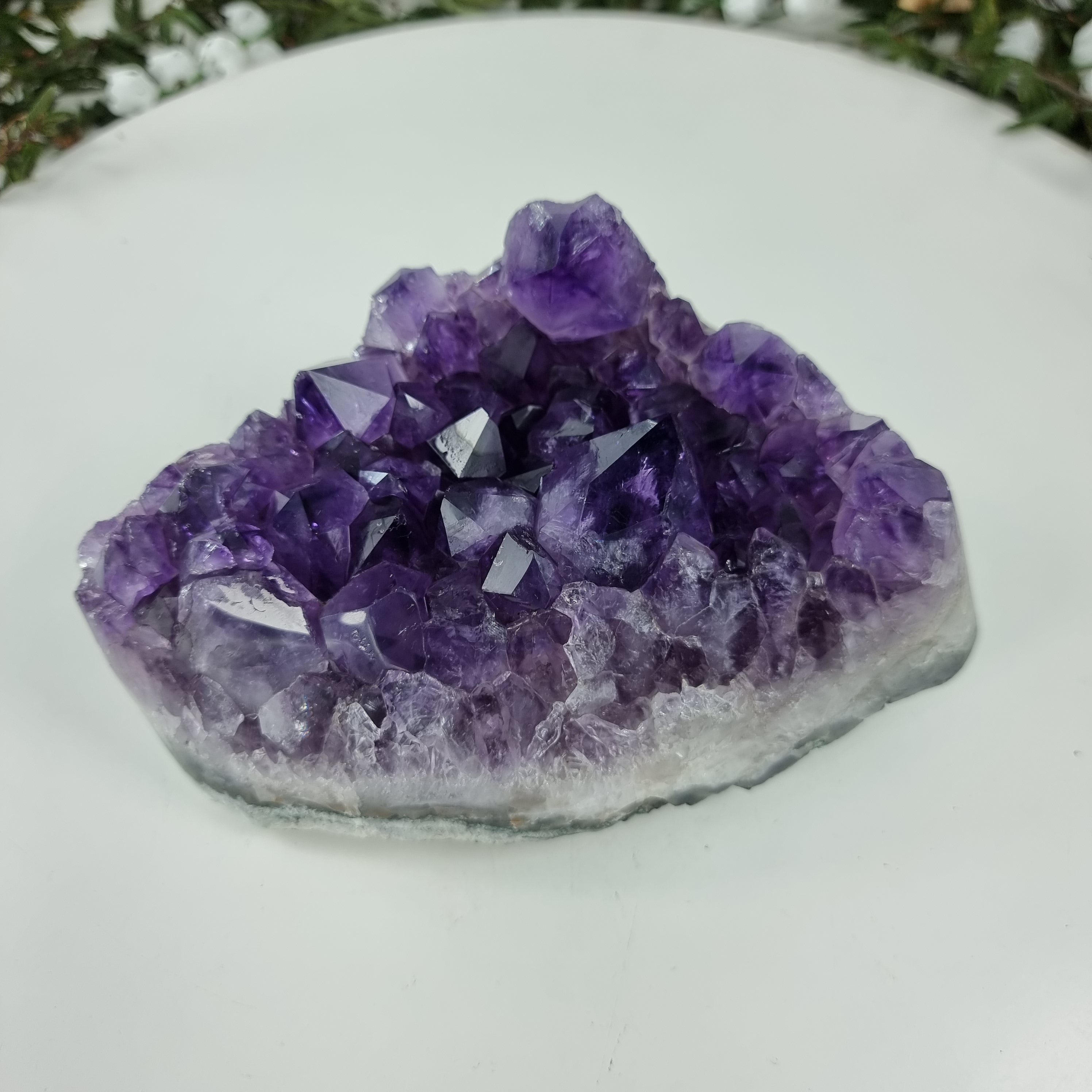 Drusa de Amatista con Cristales Violetas de 1,573 kg, Energía, Belleza y Sofisticación