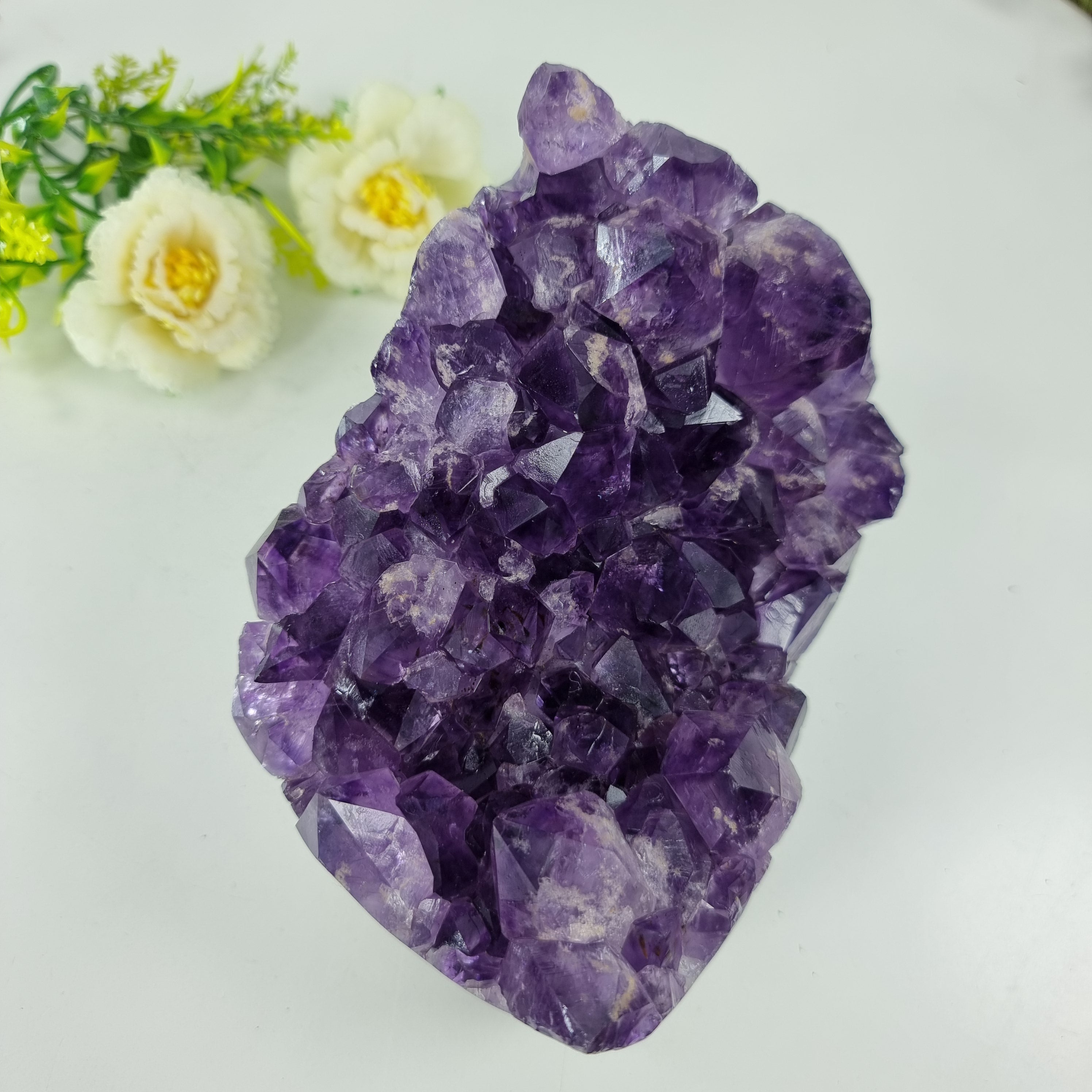 Druzy Amethyst with Special Crystals weighing 1.384 Kgs, Energy, Beauty, and Sophistication