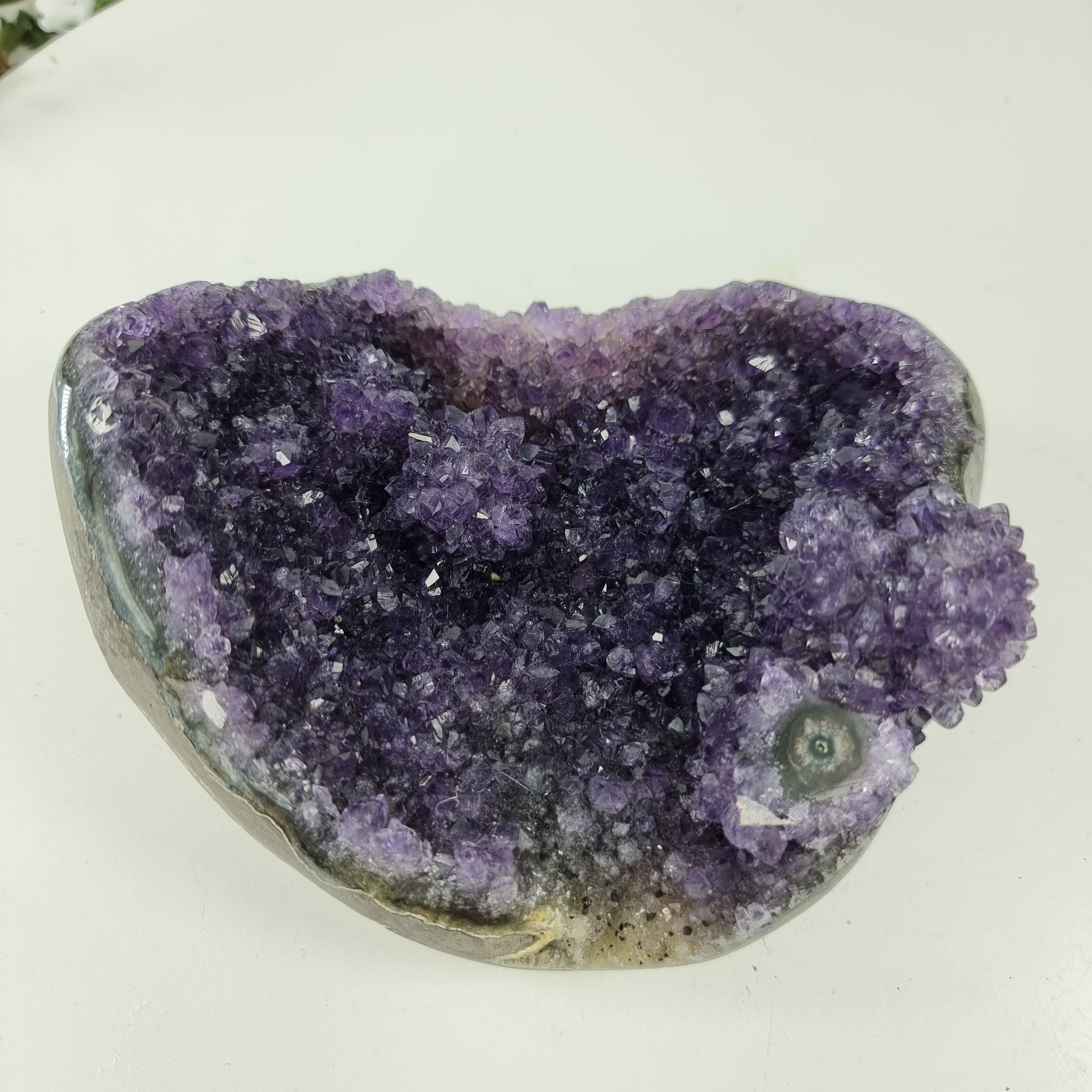 Amethyst Druzy with Violet Crystals, weighing 0.95 kg, Energy, Beauty, and Sophistication