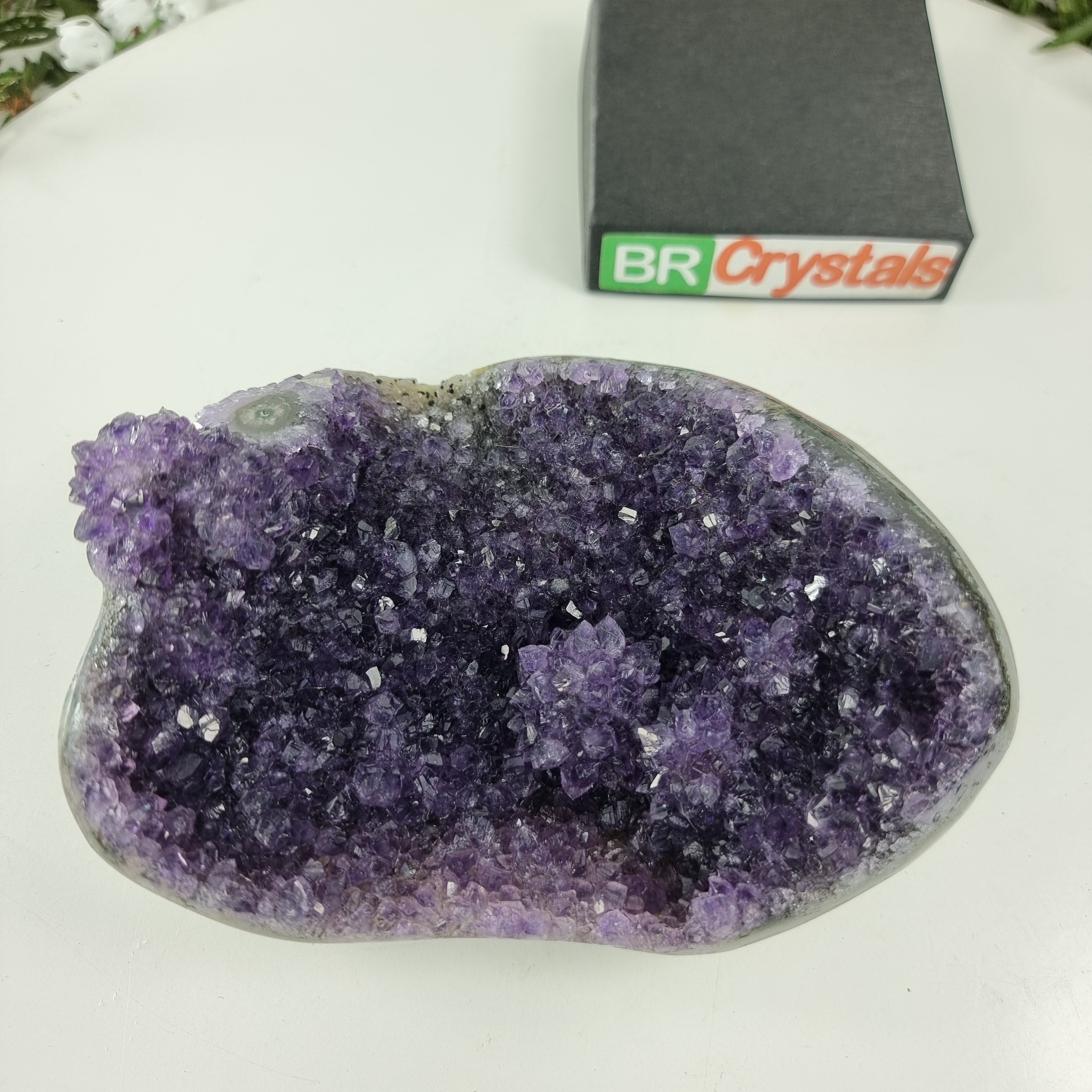 Drusa de Amatista con Cristales Violetas, peso 0,95 Kg, Energía, Belleza y Sofisticación