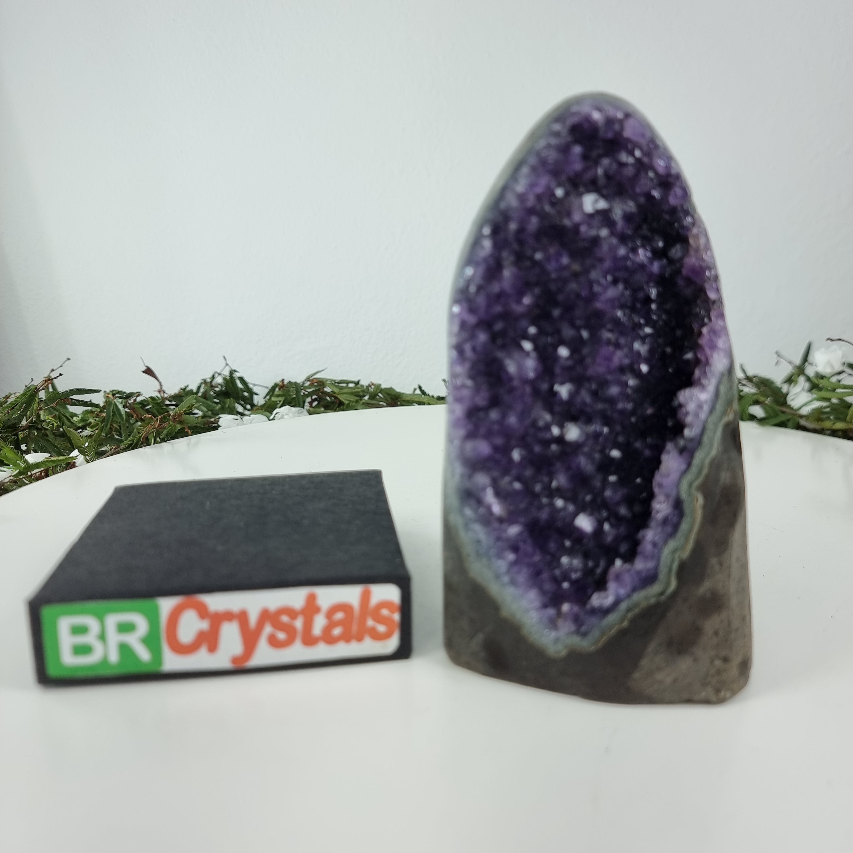 Drusa de amatista con cristales especiales peso 0,80 Kg, energía, belleza y sofisticación
