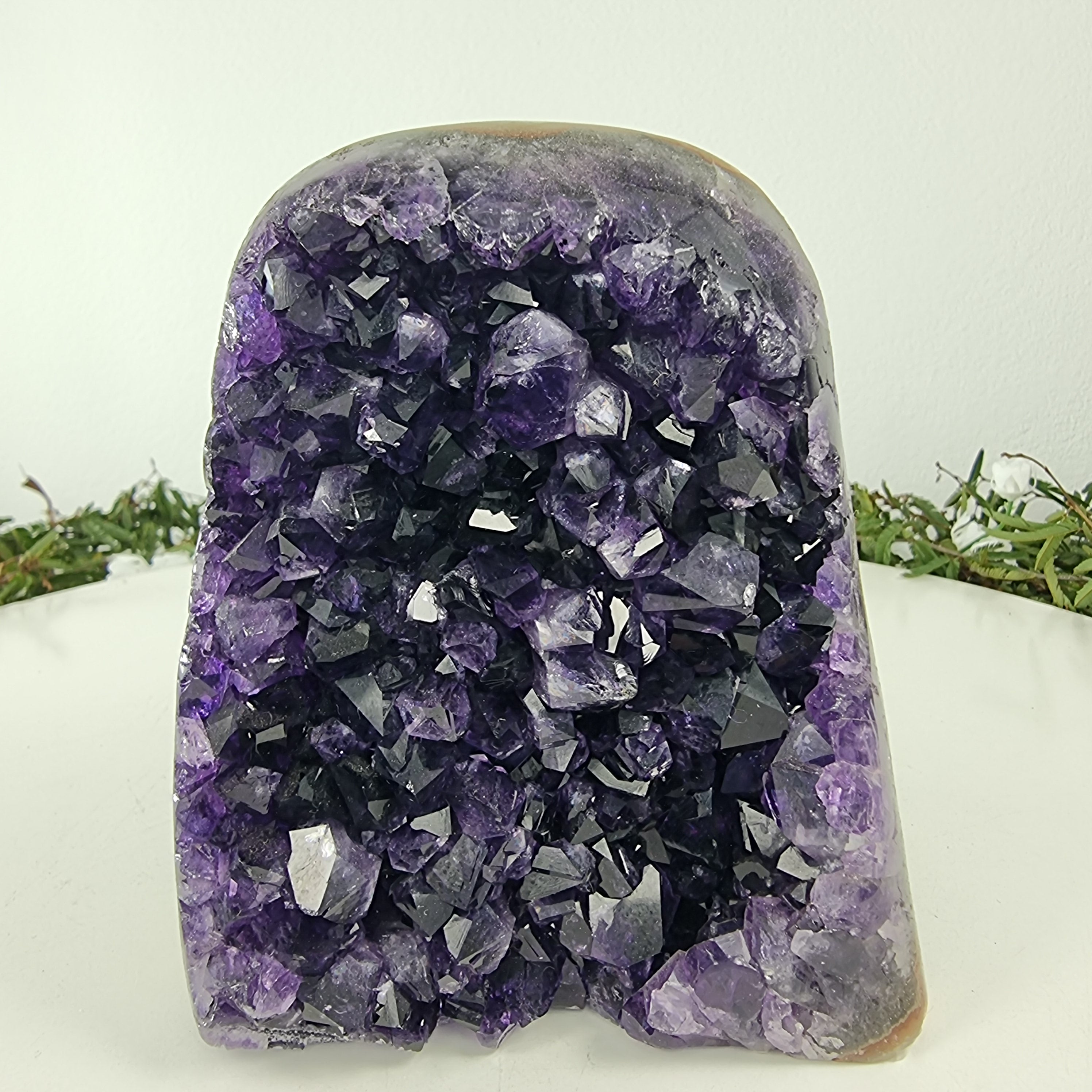 Amatista Drusa con Cristales Especiales, peso 1,72 kg, Energía, Belleza y Sofisticación