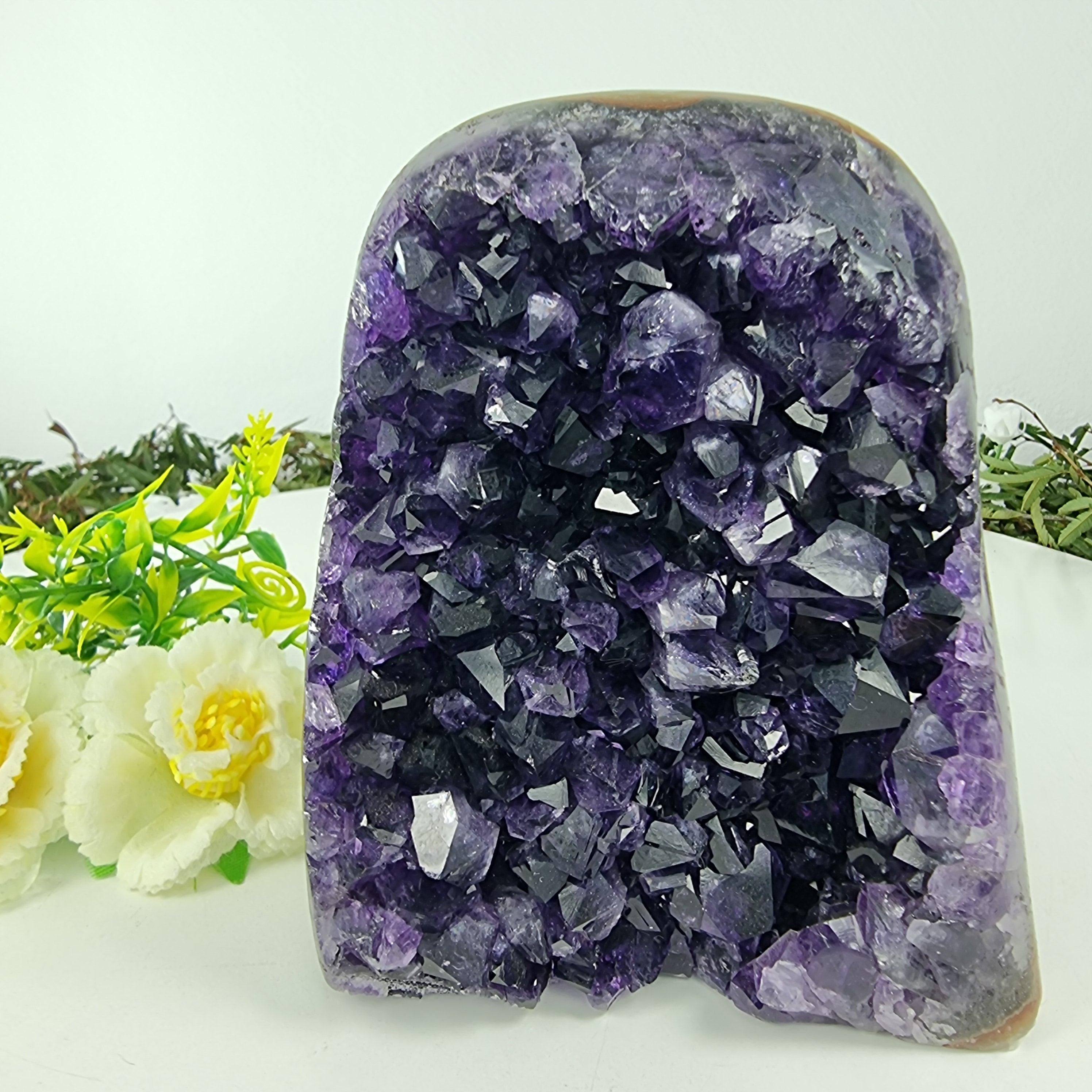 Amatista Drusa con Cristales Especiales, peso 1,72 kg, Energía, Belleza y Sofisticación