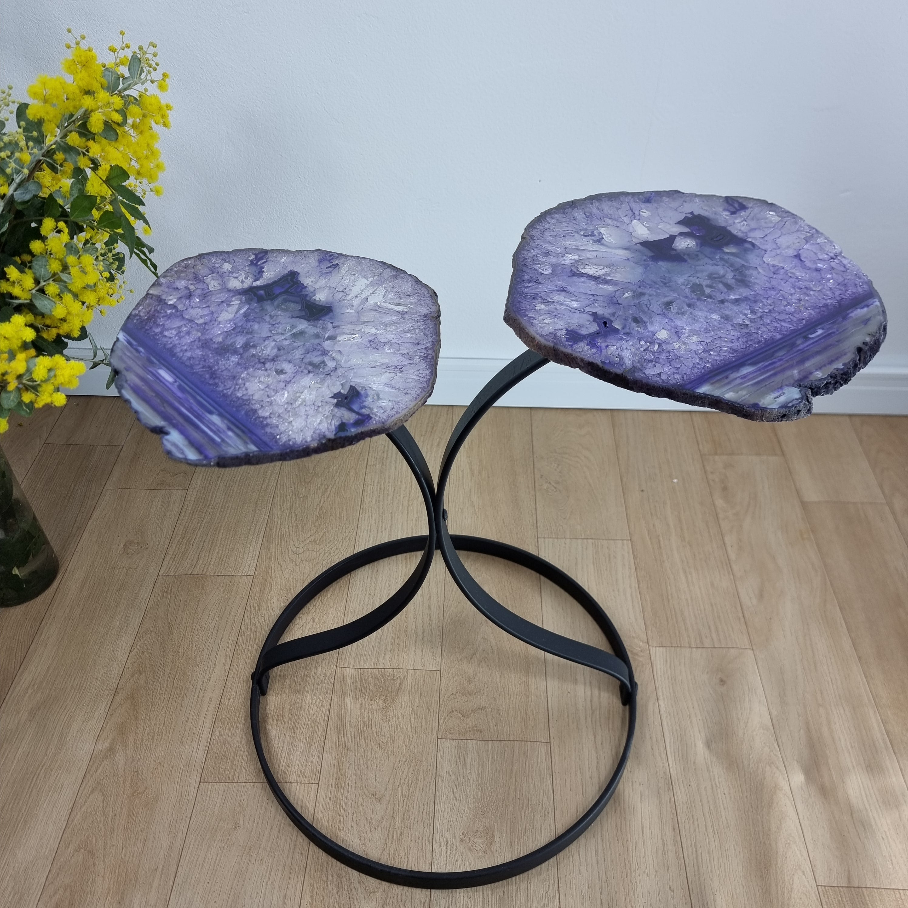 Mesa Lateral (PAR) de ÁGATAS Lilas con Baño | Base de Hierro Negro | Altura de 50 cm - Pieza Artesanal BR Crystals