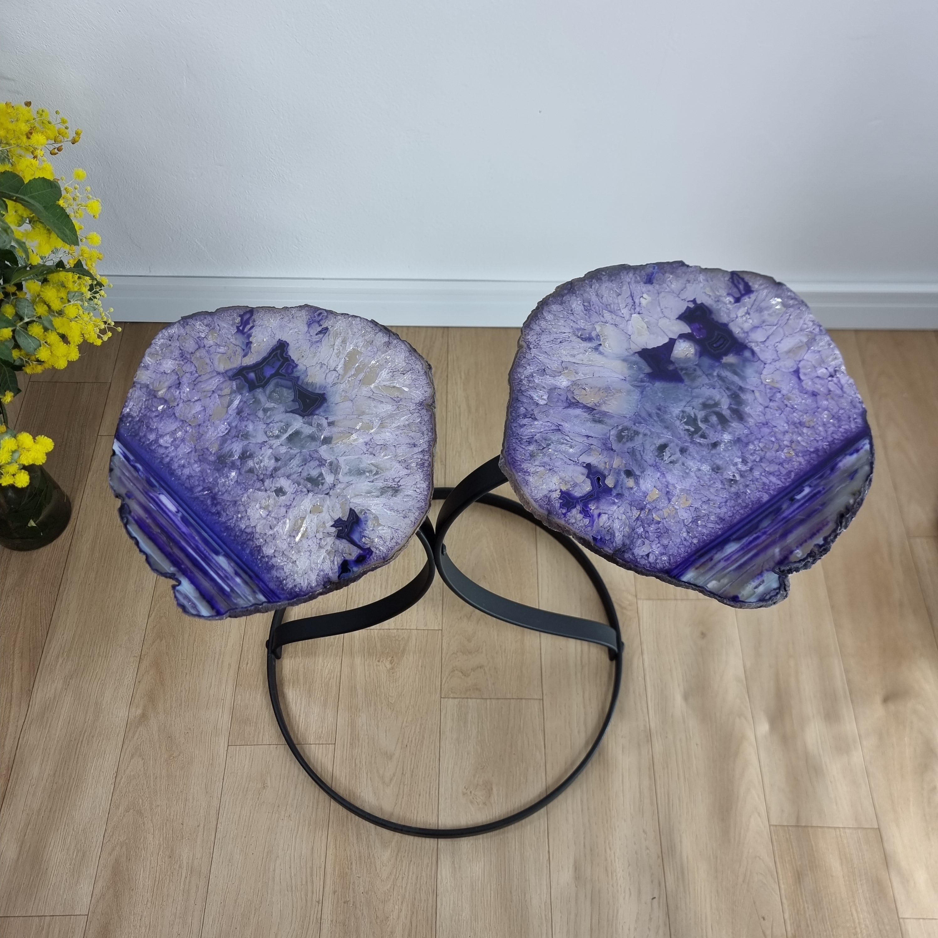 Mesa Lateral (PAR) de ÁGATAS Lilas con Baño | Base de Hierro Negro | Altura de 50 cm - Pieza Artesanal BR Crystals