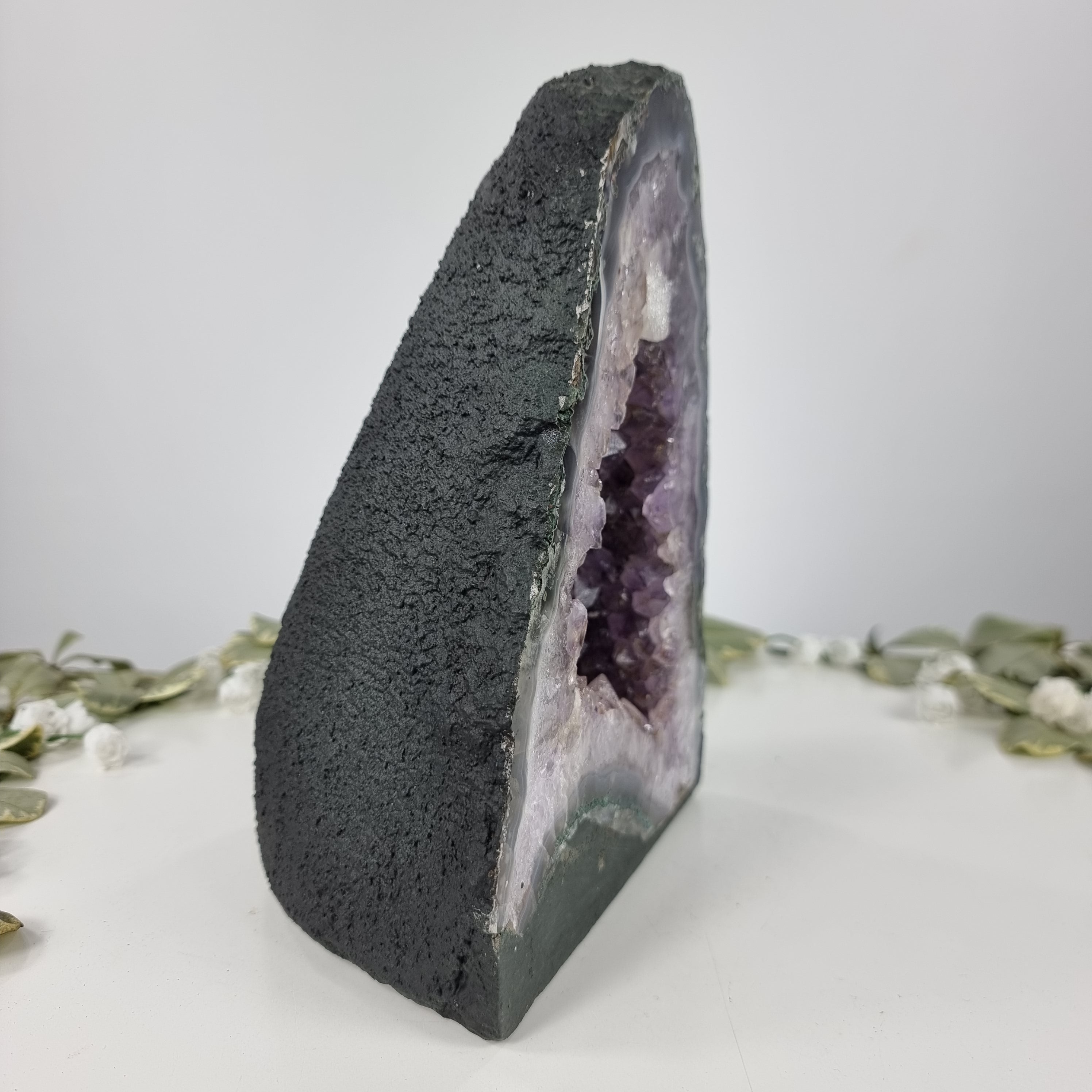 Capilla de Amatista Bruta Drusa - Geoda de Amatista 3,85 Kgs, Energía, Belleza y Sofisticación