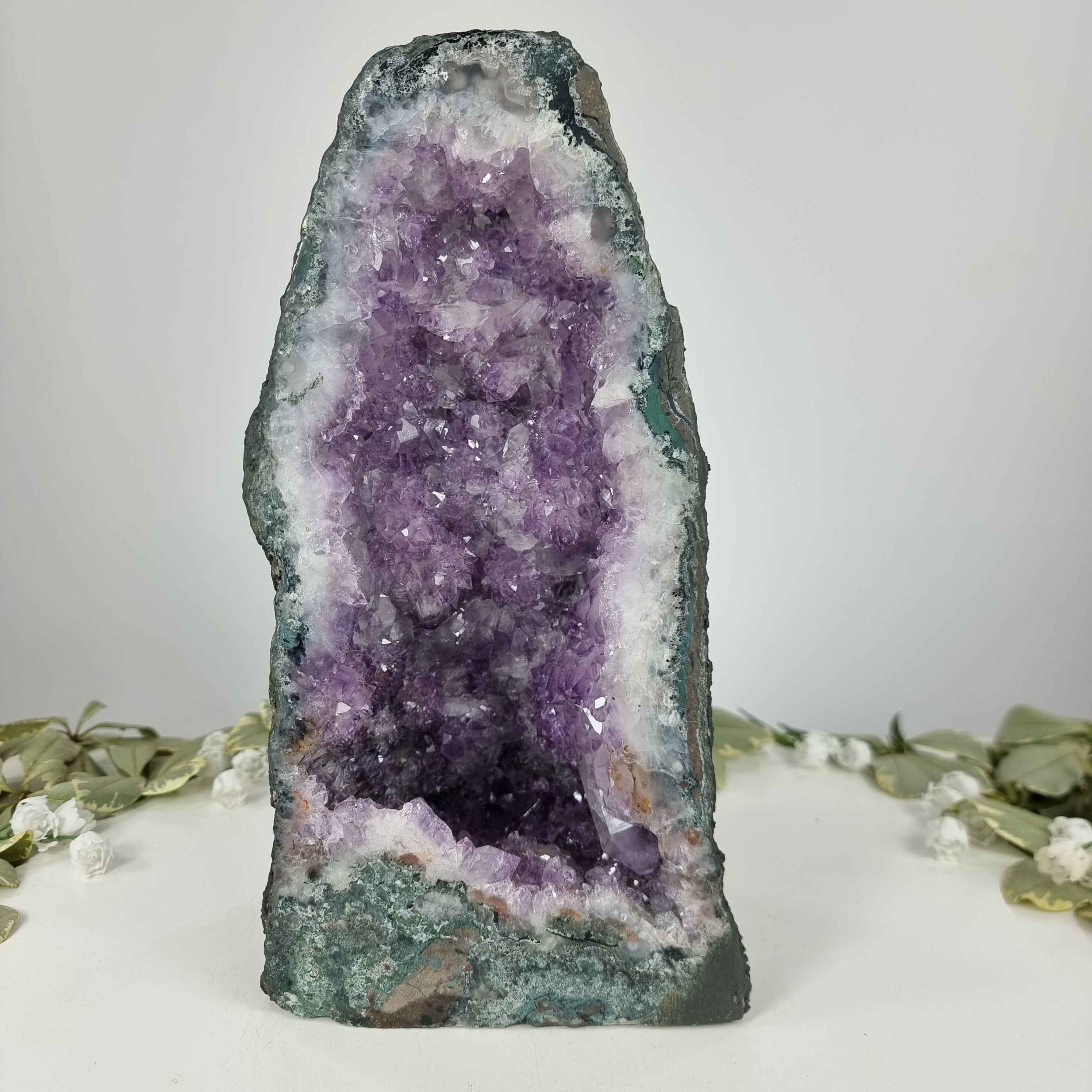 Capilla de Amatista Bruta Drusa - Geoda de Amatista de 4,10 kg, Energía, Belleza y Sofisticación