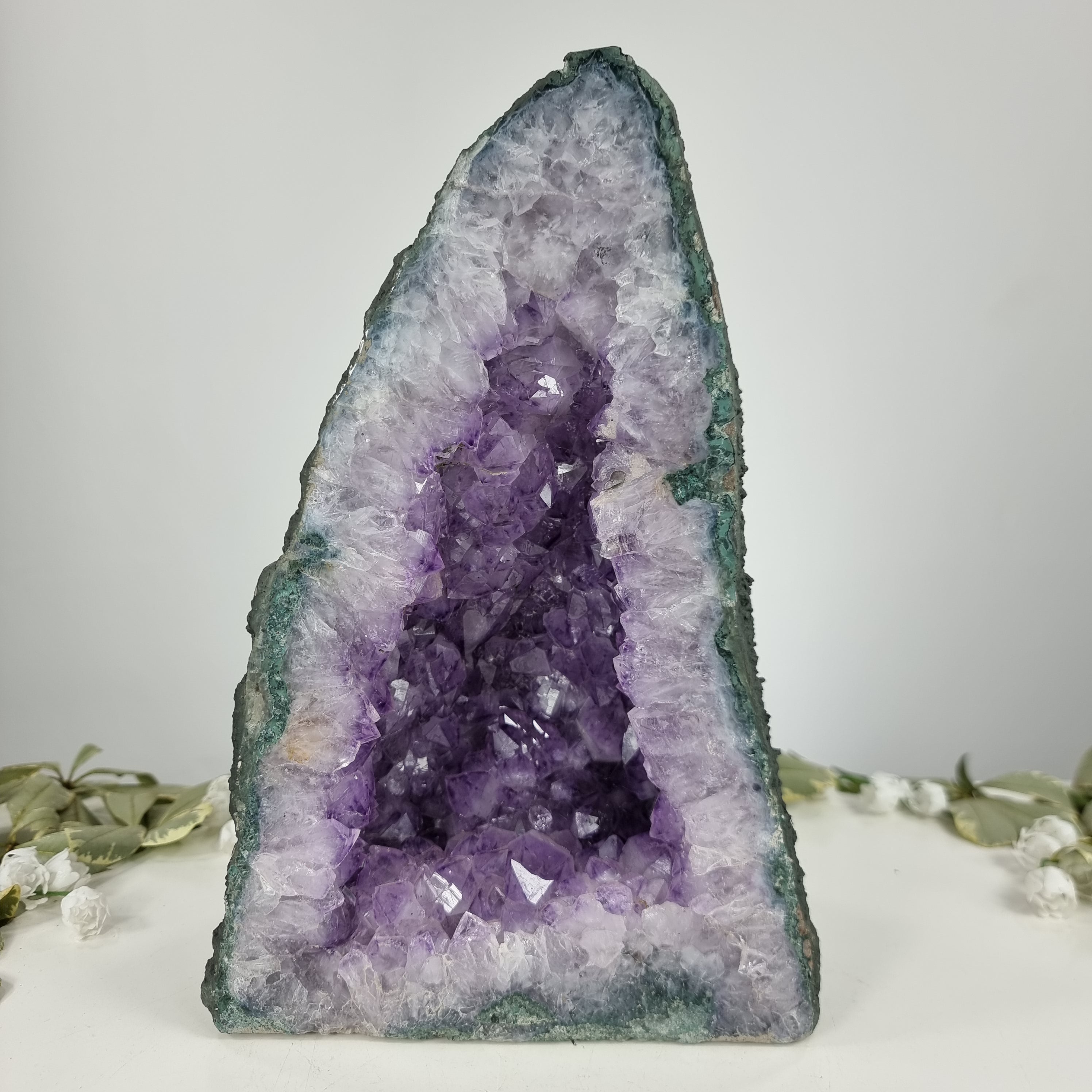 Capilla de Amatista Bruta Drusa - Geoda de Amatista 5,10 Kgs, Energía, Belleza y Sofisticación