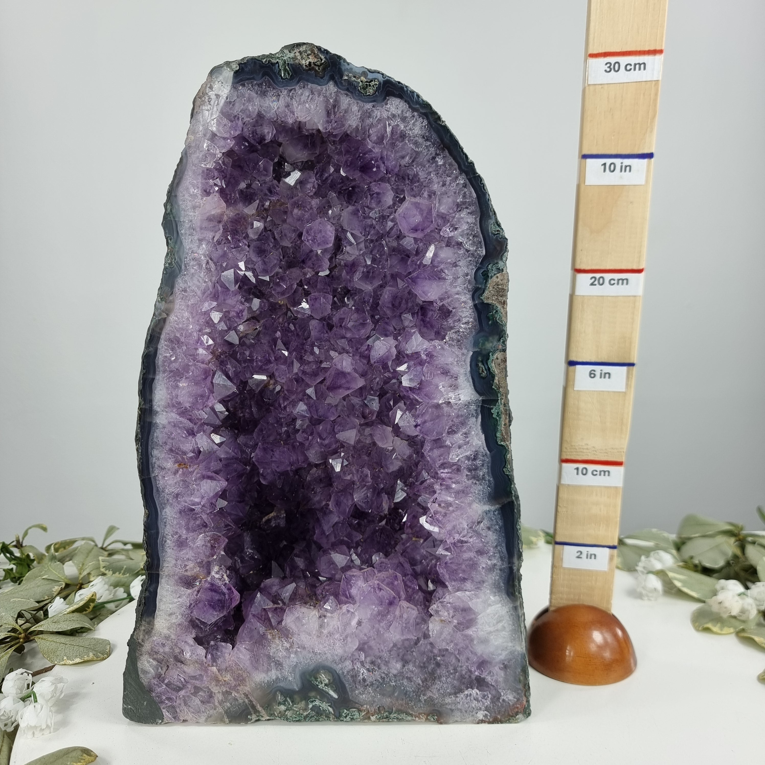 Capilla en Amatista Bruta Drusa - Geoda de Amatista 9,40 Kgs, Energía, Belleza y Sofisticación