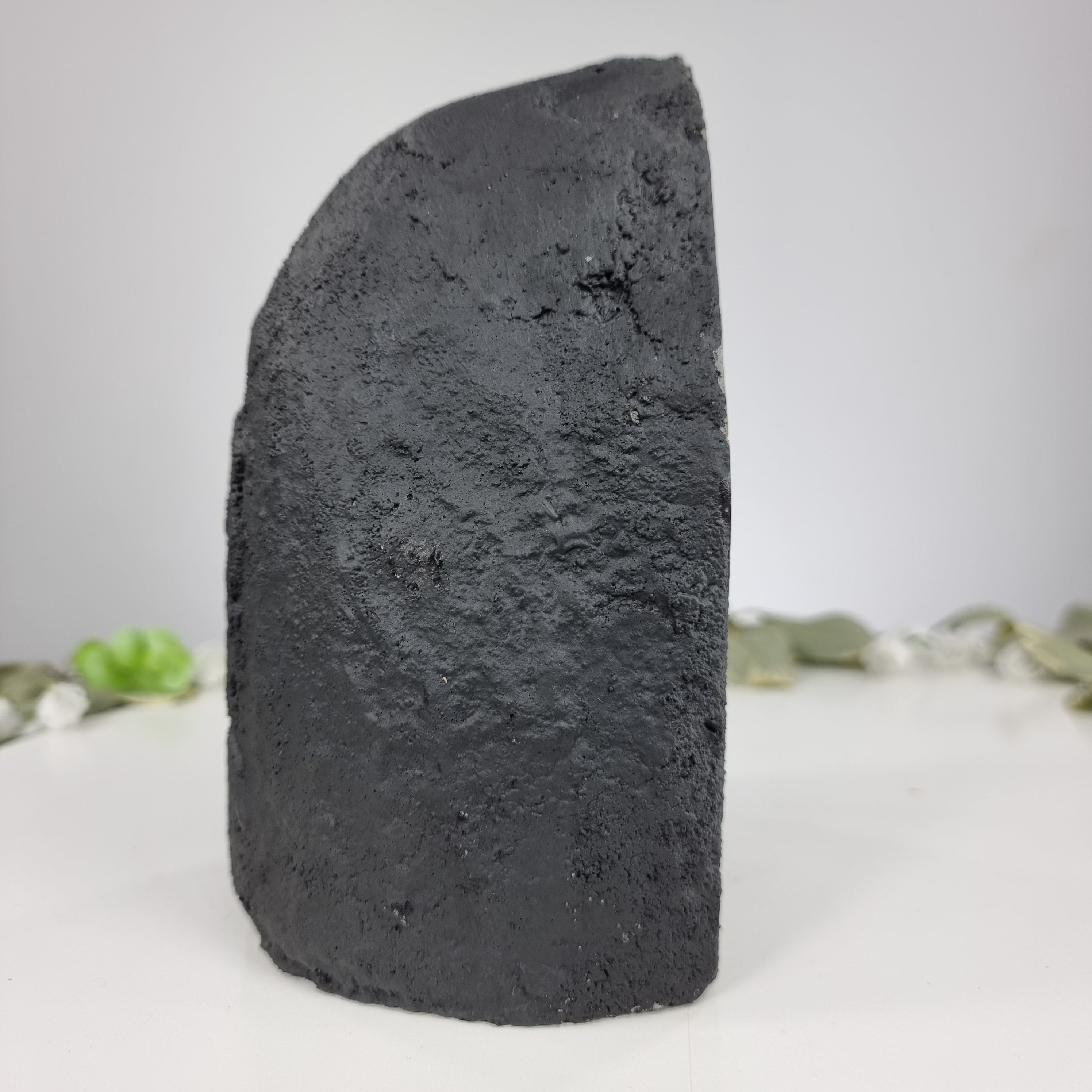 Amethyst Geode Chapel - 2.40 Kgs Amethyst Geode, Energy, Beauty, and Sophistication
