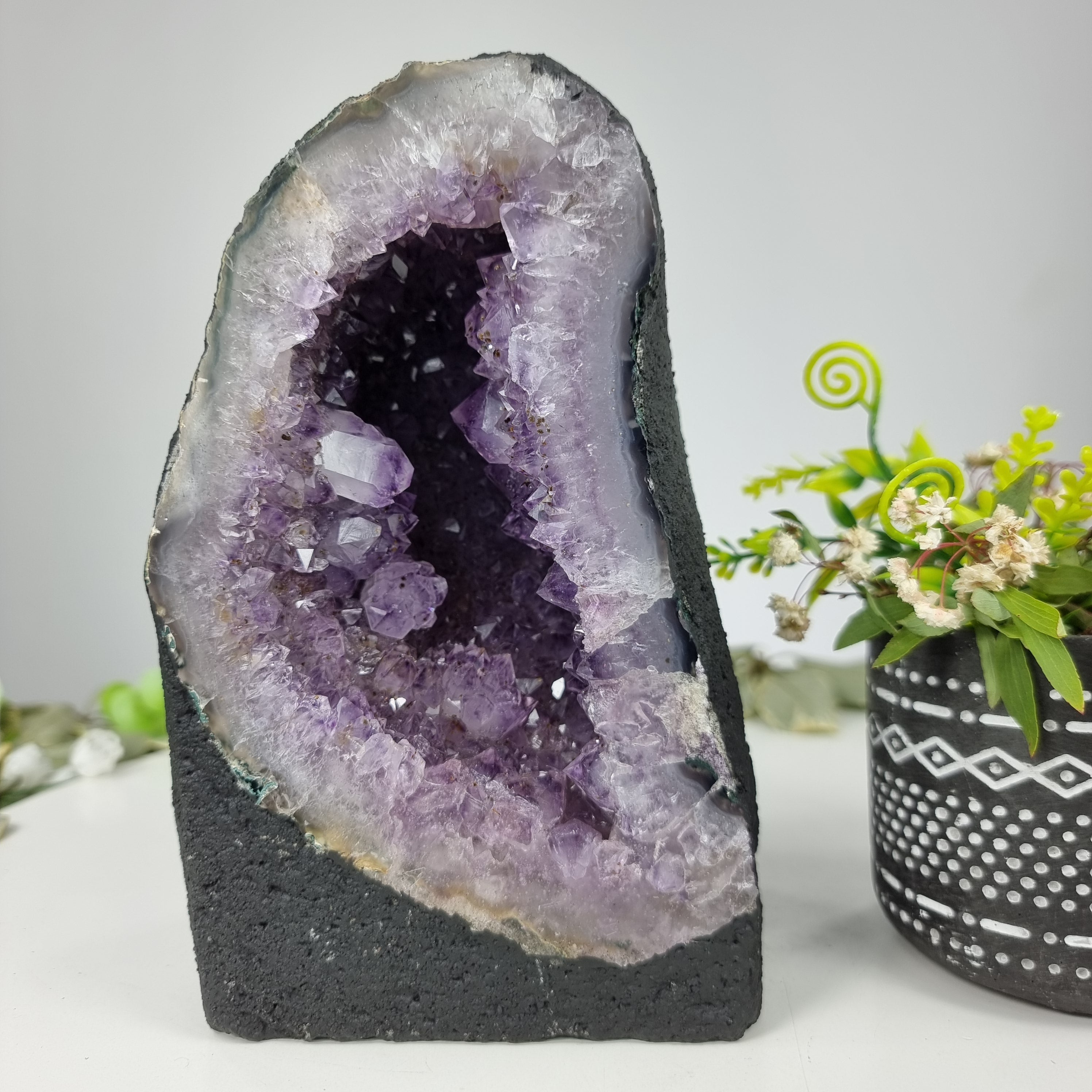 Amethyst Geode Chapel - 2.40 Kgs Amethyst Geode, Energy, Beauty, and Sophistication