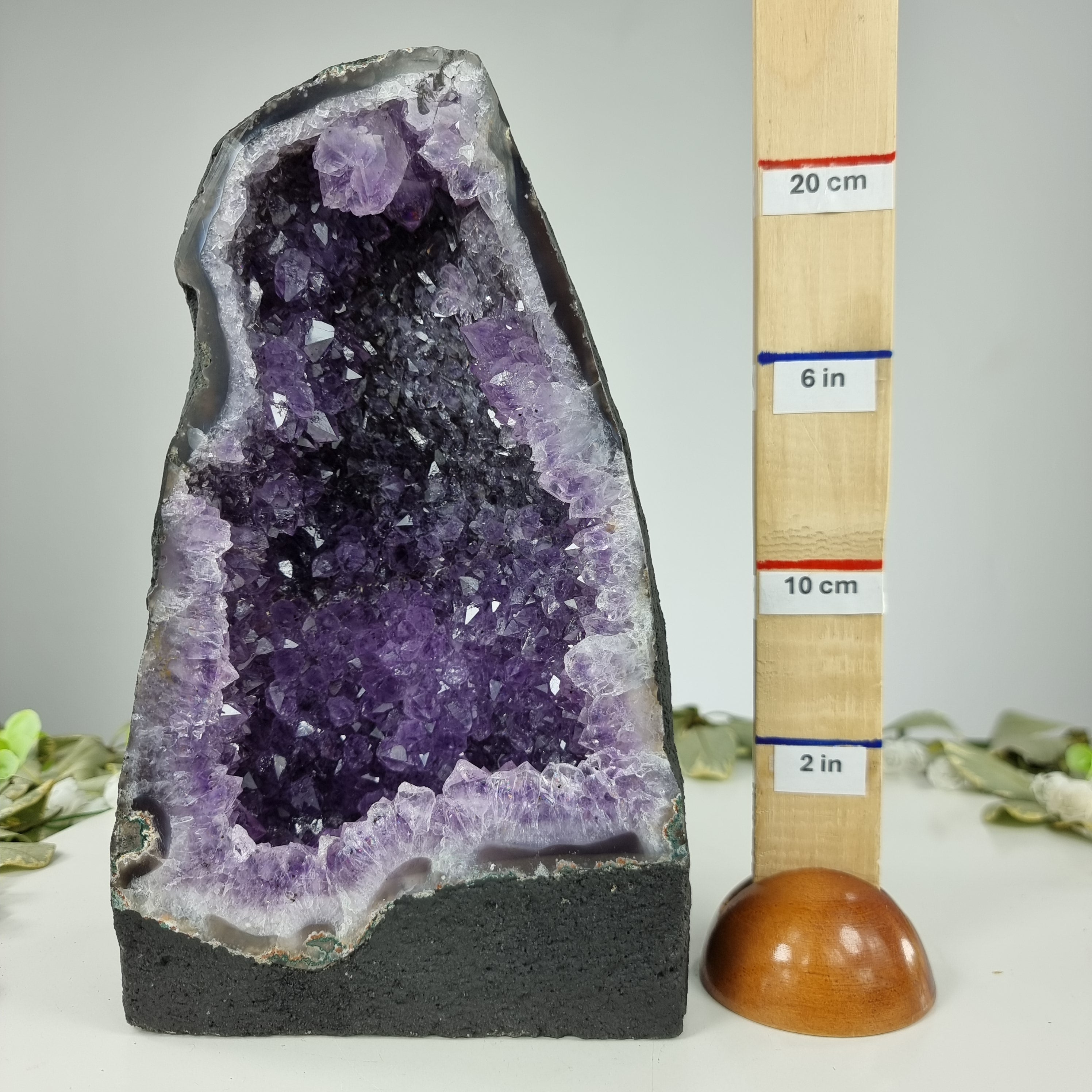 Capilla en Amatista Bruta Drusa - Geoda de Amatista 4,60 Kgs, Energía, Belleza y Sofisticación