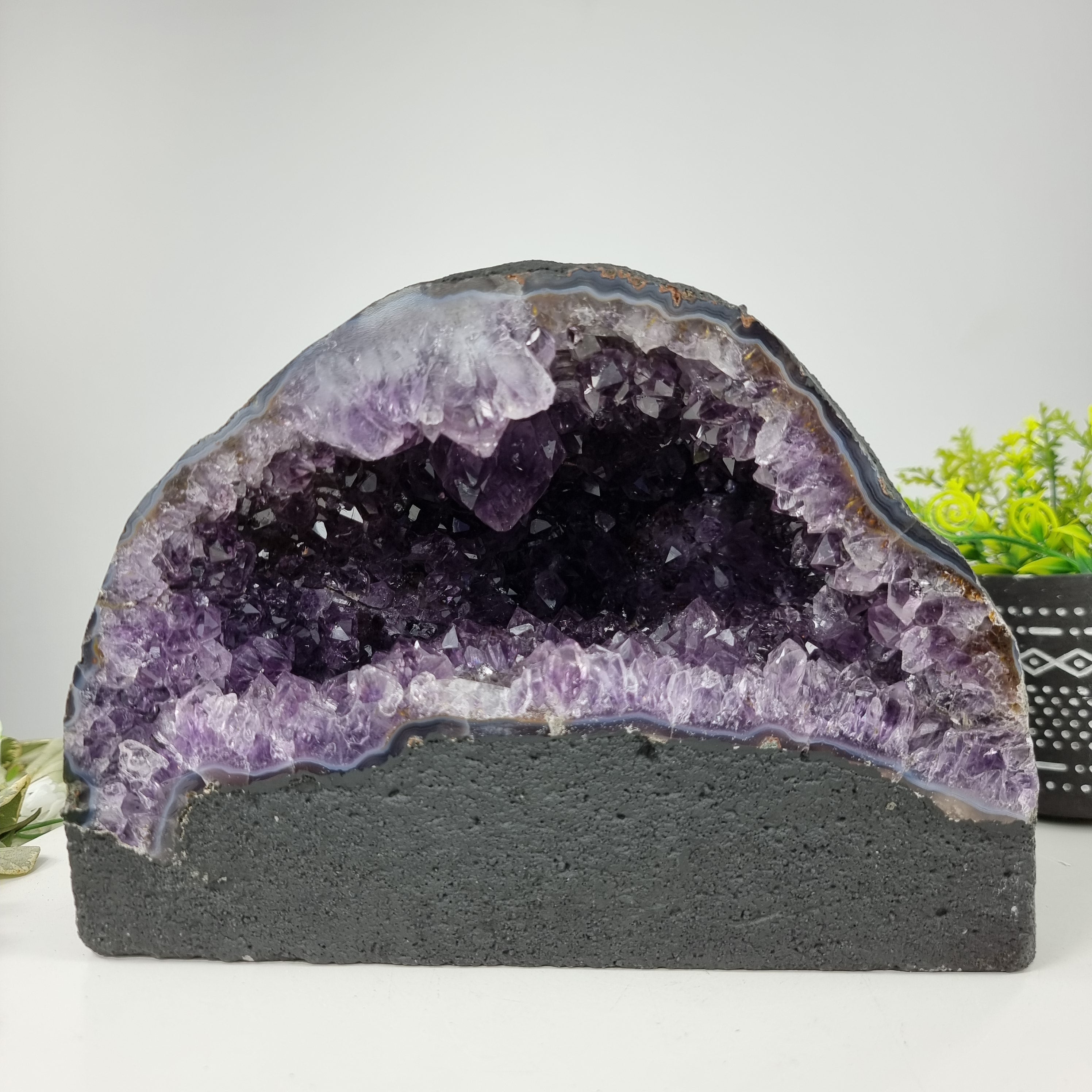 Capilla de Amatista Bruta Drusa - Geoda de Amatista de 5,00 Kgs, Energía, Belleza y Sofisticación