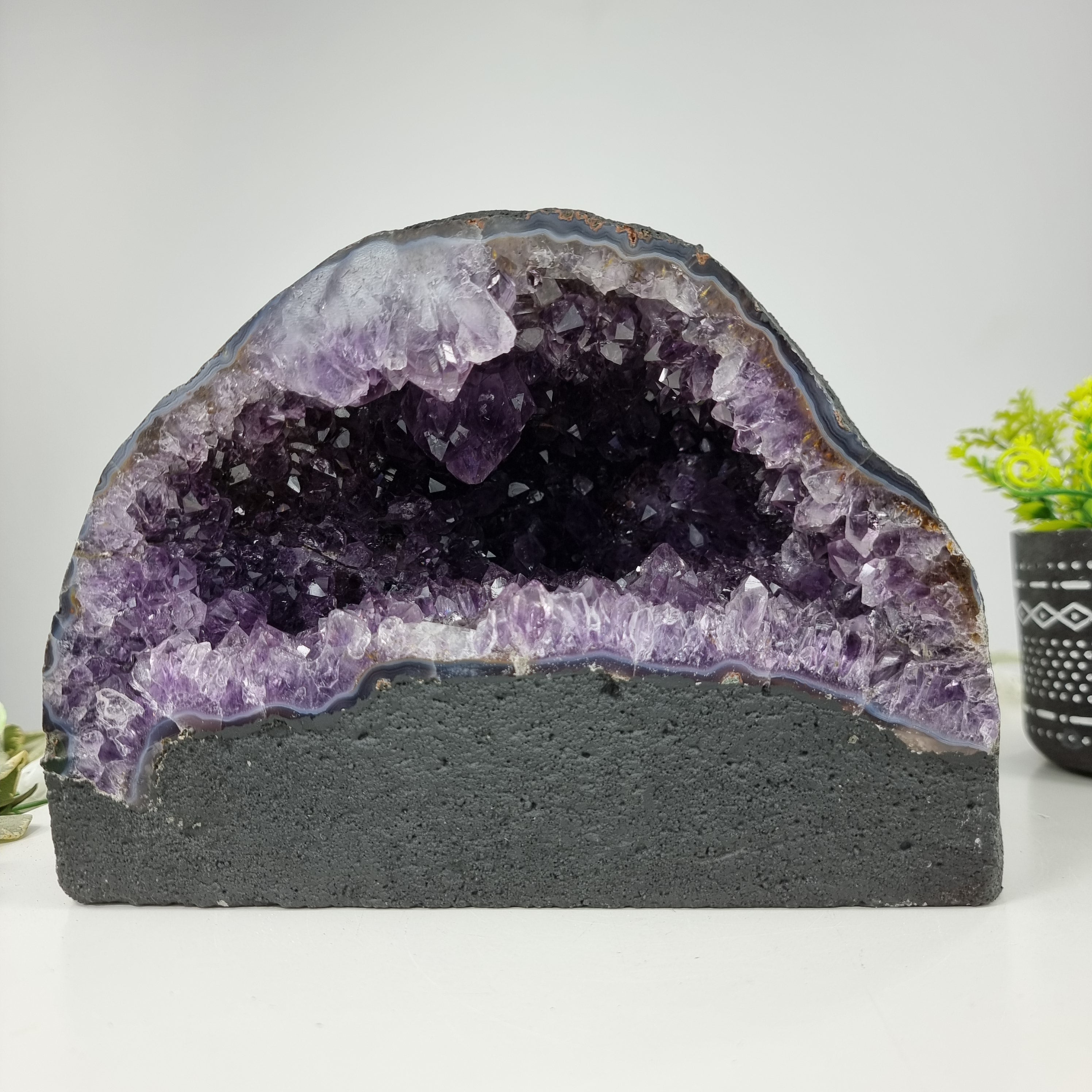 Capilla de Amatista Bruta Drusa - Geoda de Amatista de 5,00 Kgs, Energía, Belleza y Sofisticación