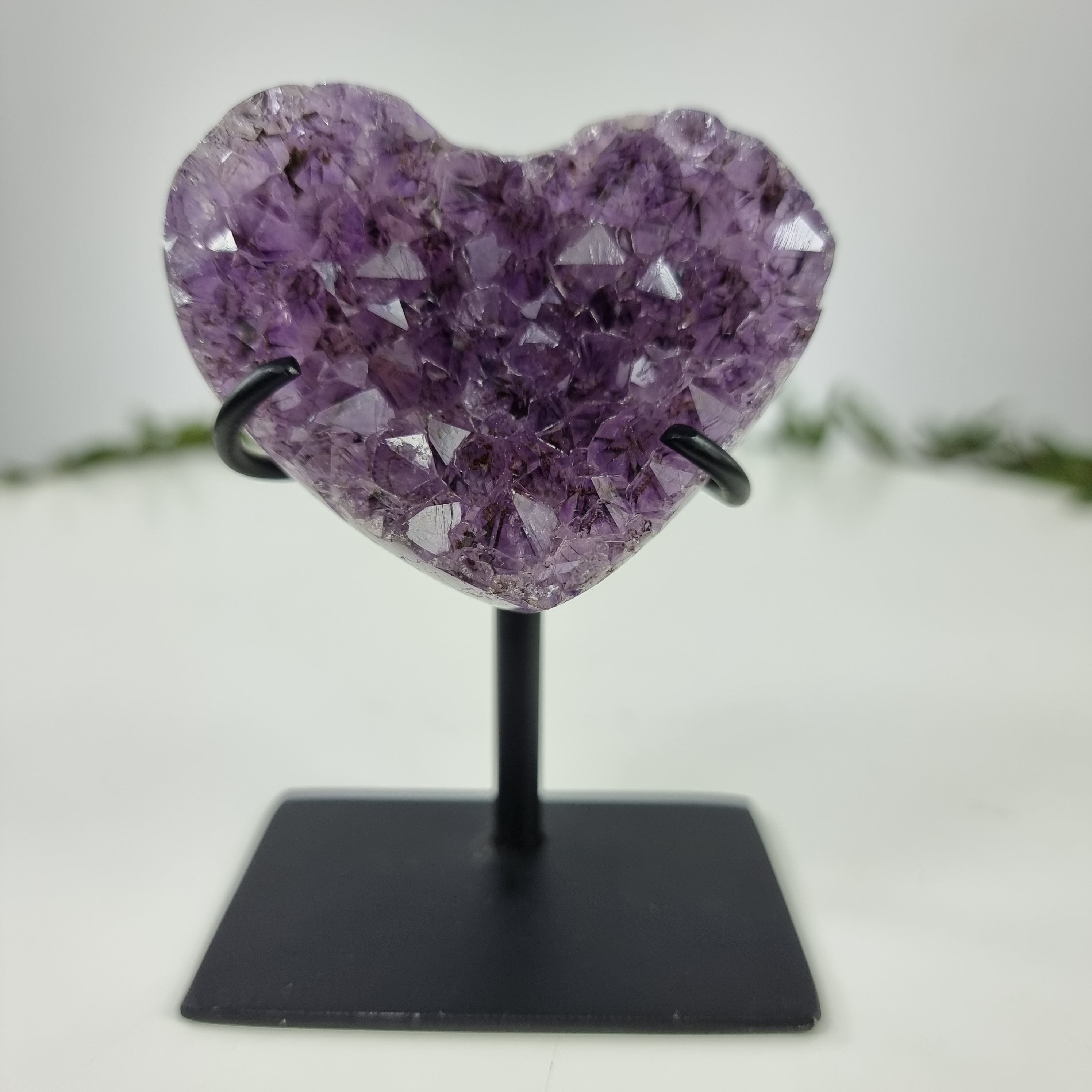 Special Amethyst Heart | Weight 0.200 Kgs, Height 10 cm | Energy, Beauty, and Sophistication