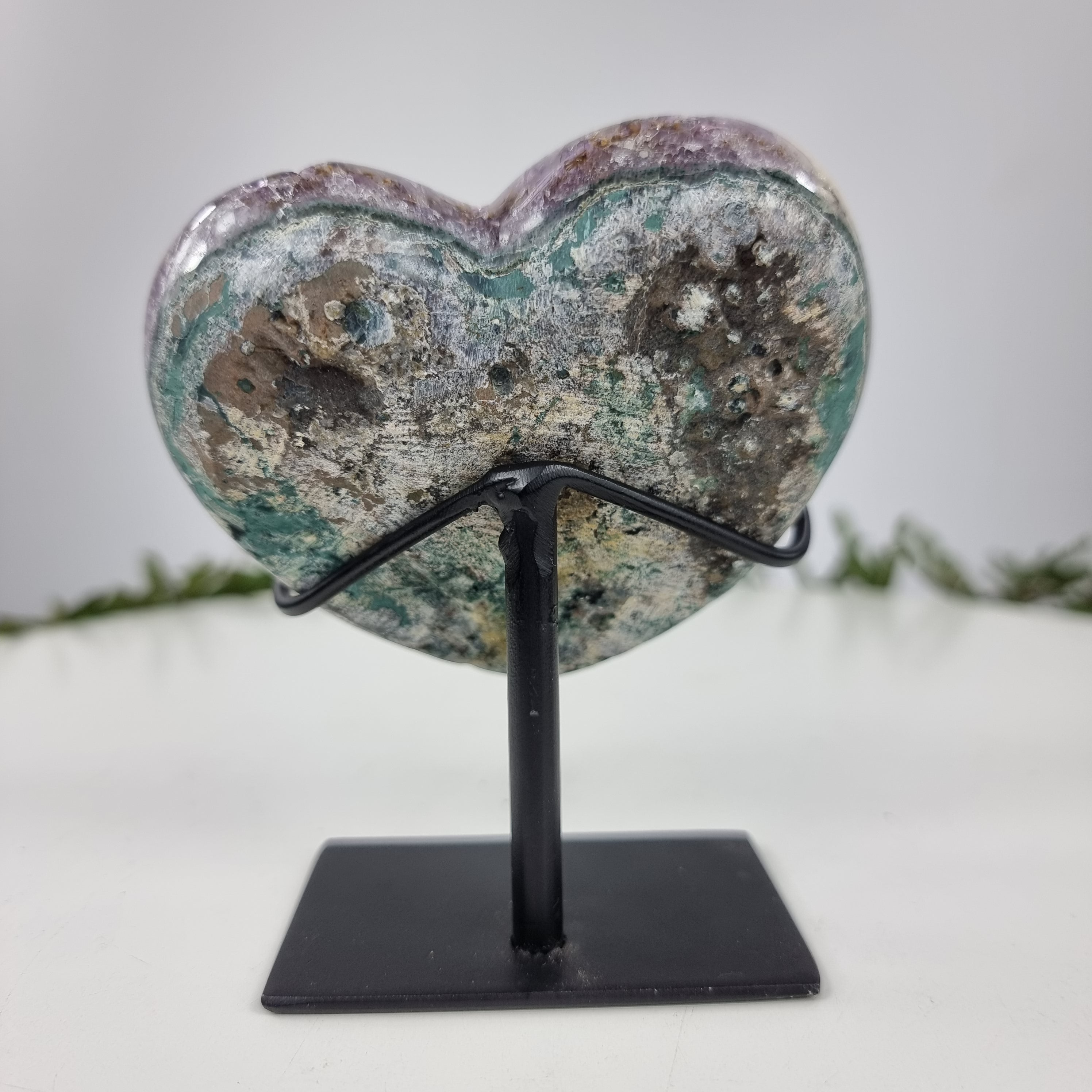 Corazón de Amatista Especial | Peso 0,40 Kgs, Altura 12 cm | Energía, Belleza y Sofisticación