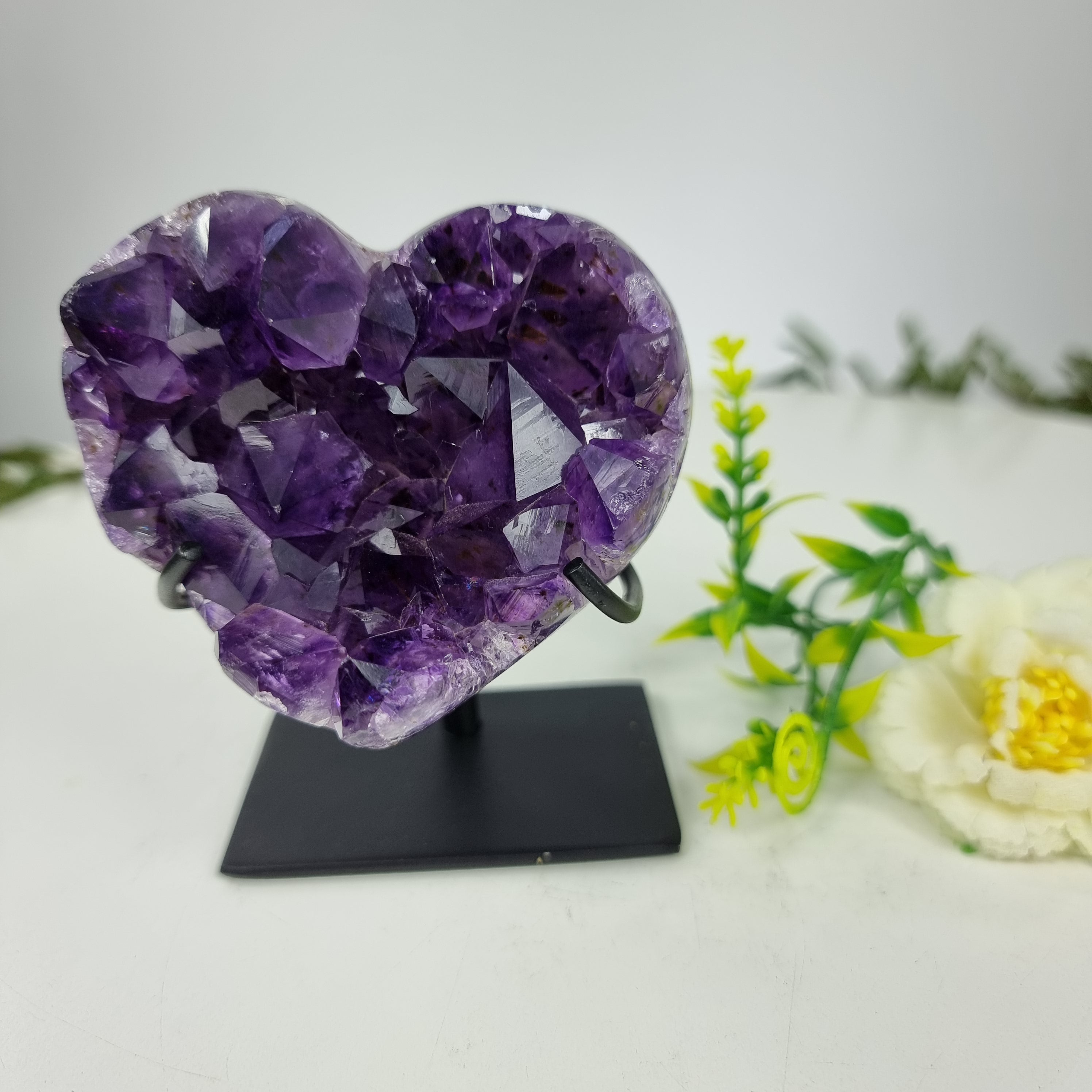 Corazón de Amatista Especial | Peso 0,45 Kgs, Altura 11 cm | Energía, Belleza y Sofisticación