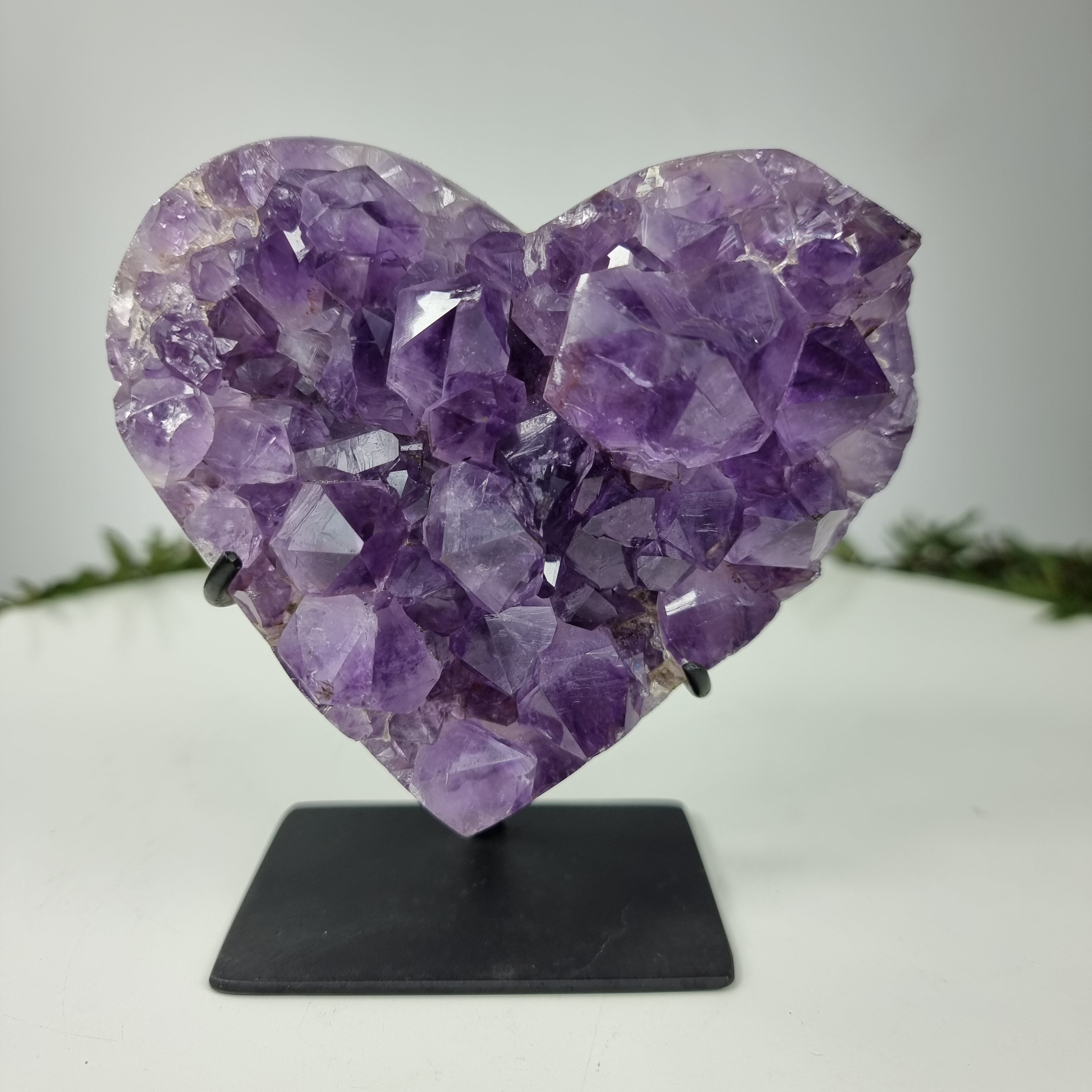 Corazón de Amatista Especial | Peso 0,760 kg, Altura 13 cm | Energía, Belleza y Sofisticación