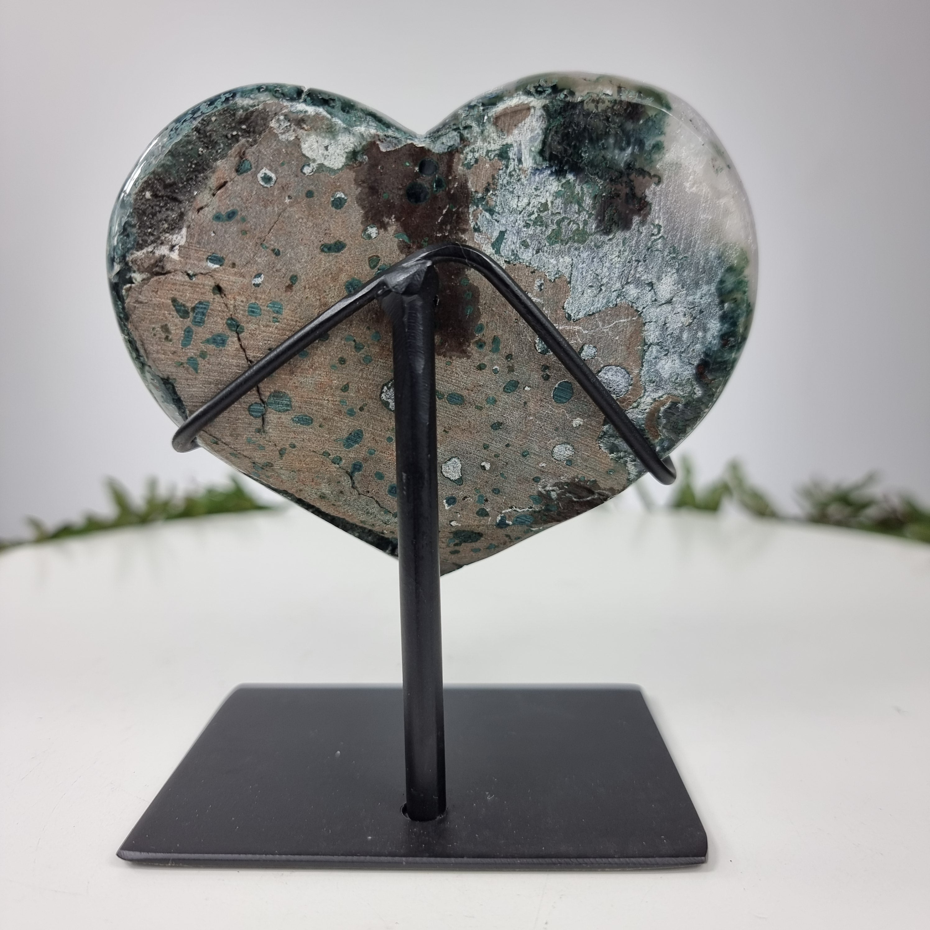 Corazón de Amatista Especial | Peso 0,77 Kgs, Altura 15 cm | Energía, Belleza y Sofisticación