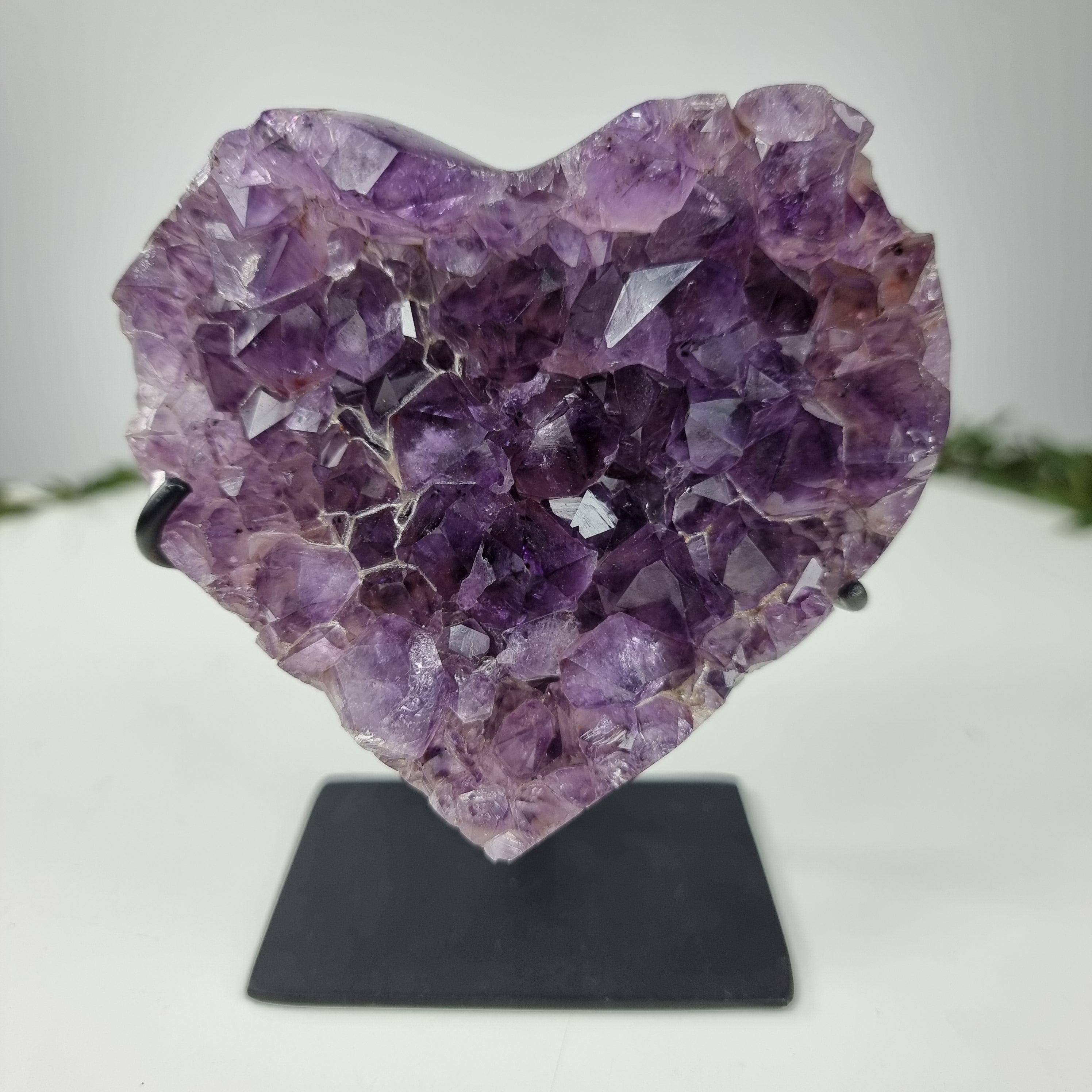 Corazón de Amatista Especial | Peso 0,64 Kgs, Altura 13 cm | Energía, Belleza y Sofisticación