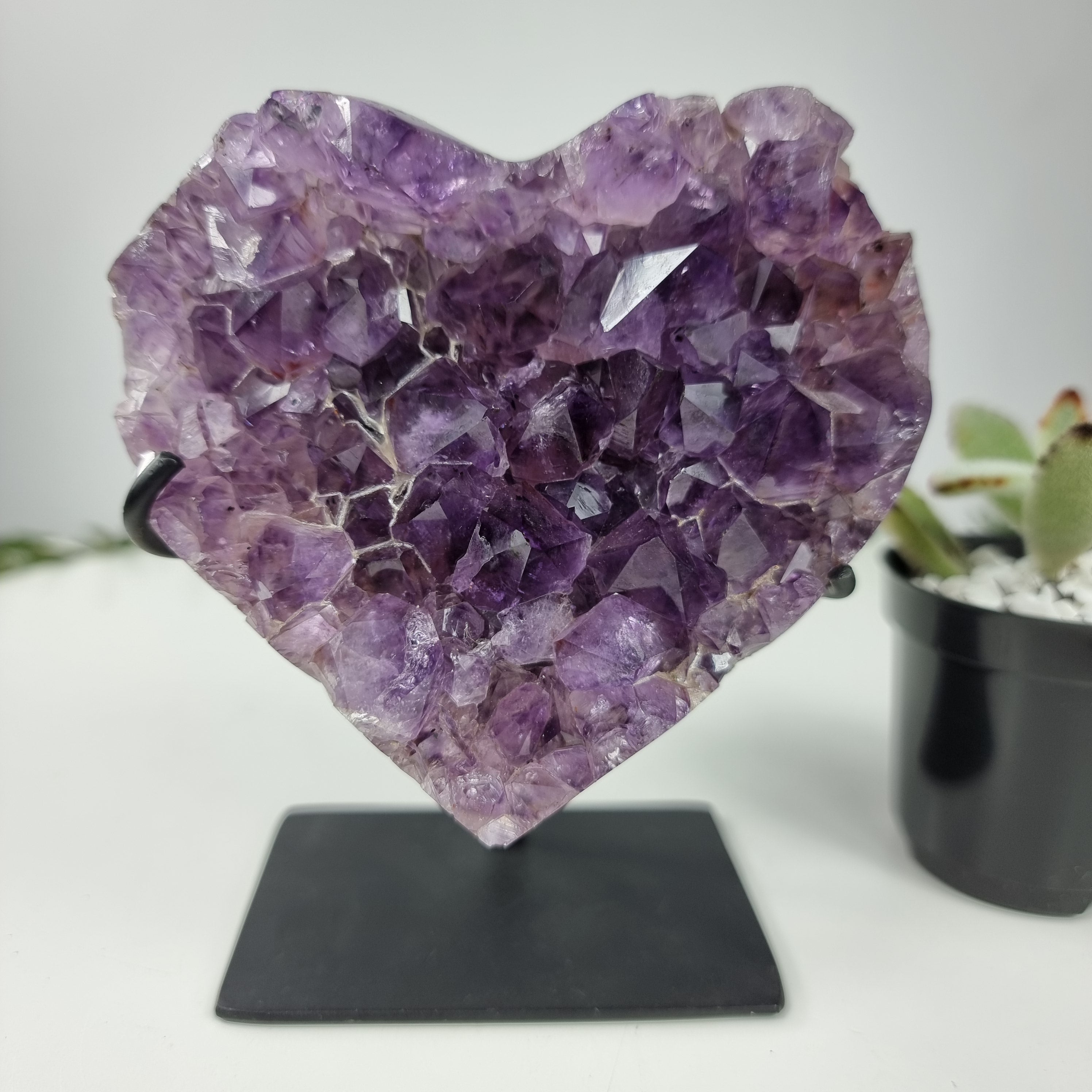 Corazón de Amatista Especial | Peso 0,64 Kgs, Altura 13 cm | Energía, Belleza y Sofisticación