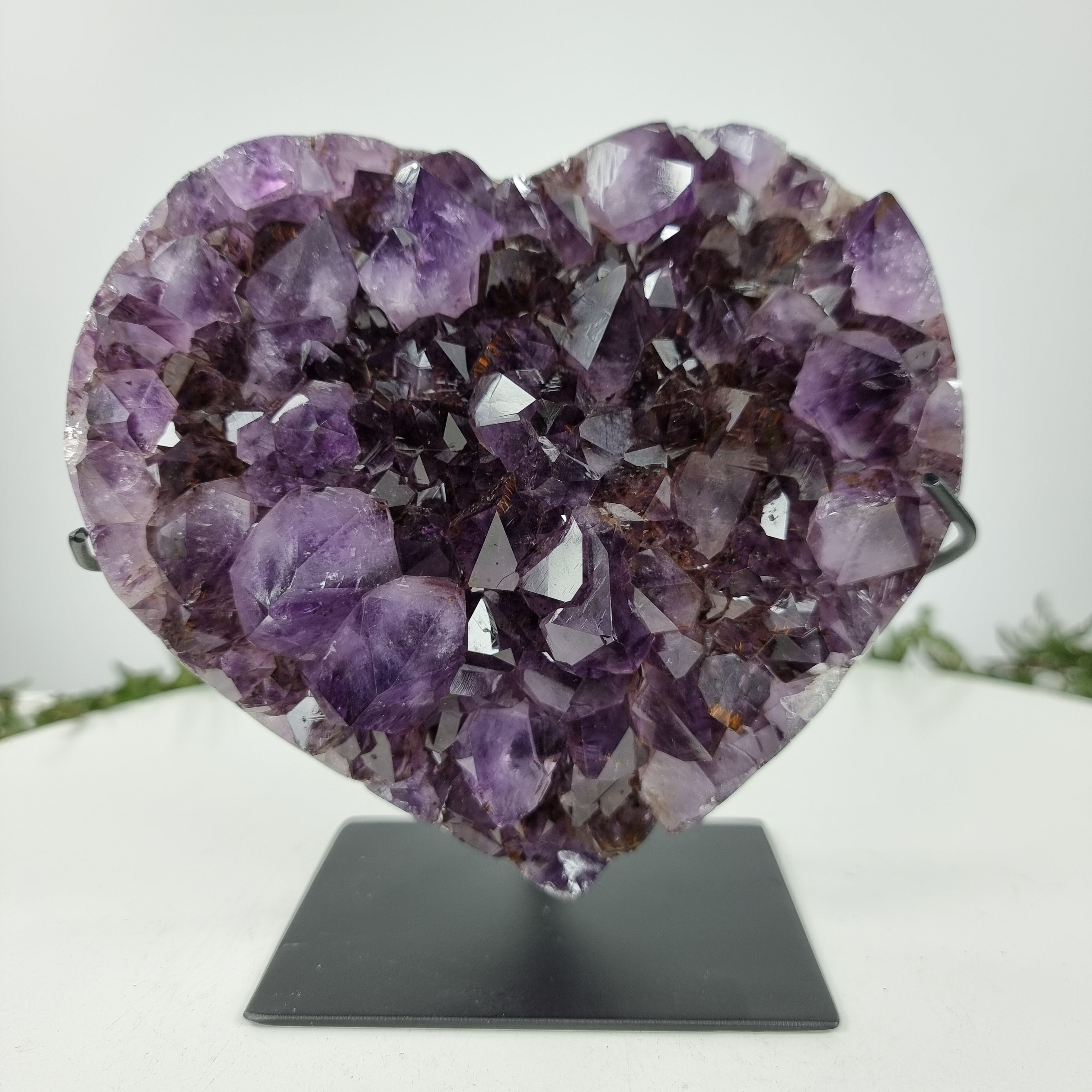 Corazón de Amatista Especial | Peso 1,95 Kgs, Altura 18 cm | Energía, Belleza y Sofisticación