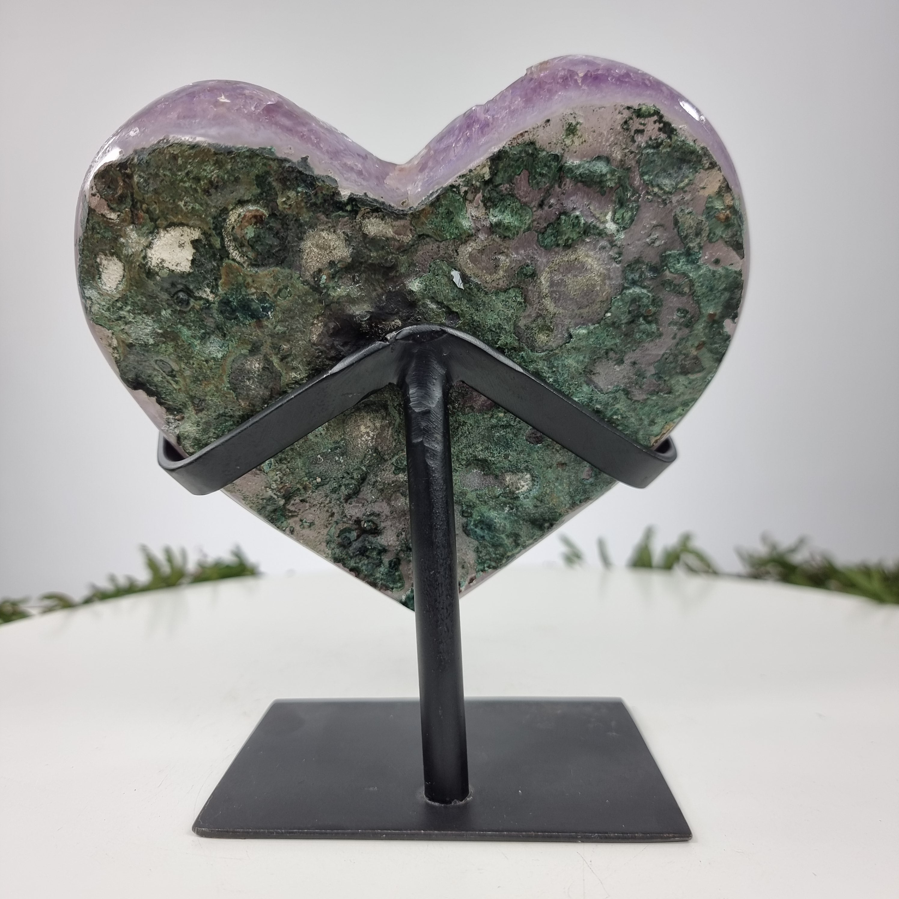 Corazón de Amatista Especial | Peso 1,38 Kgs, Altura 18 cm | Energía, Belleza y Sofisticación