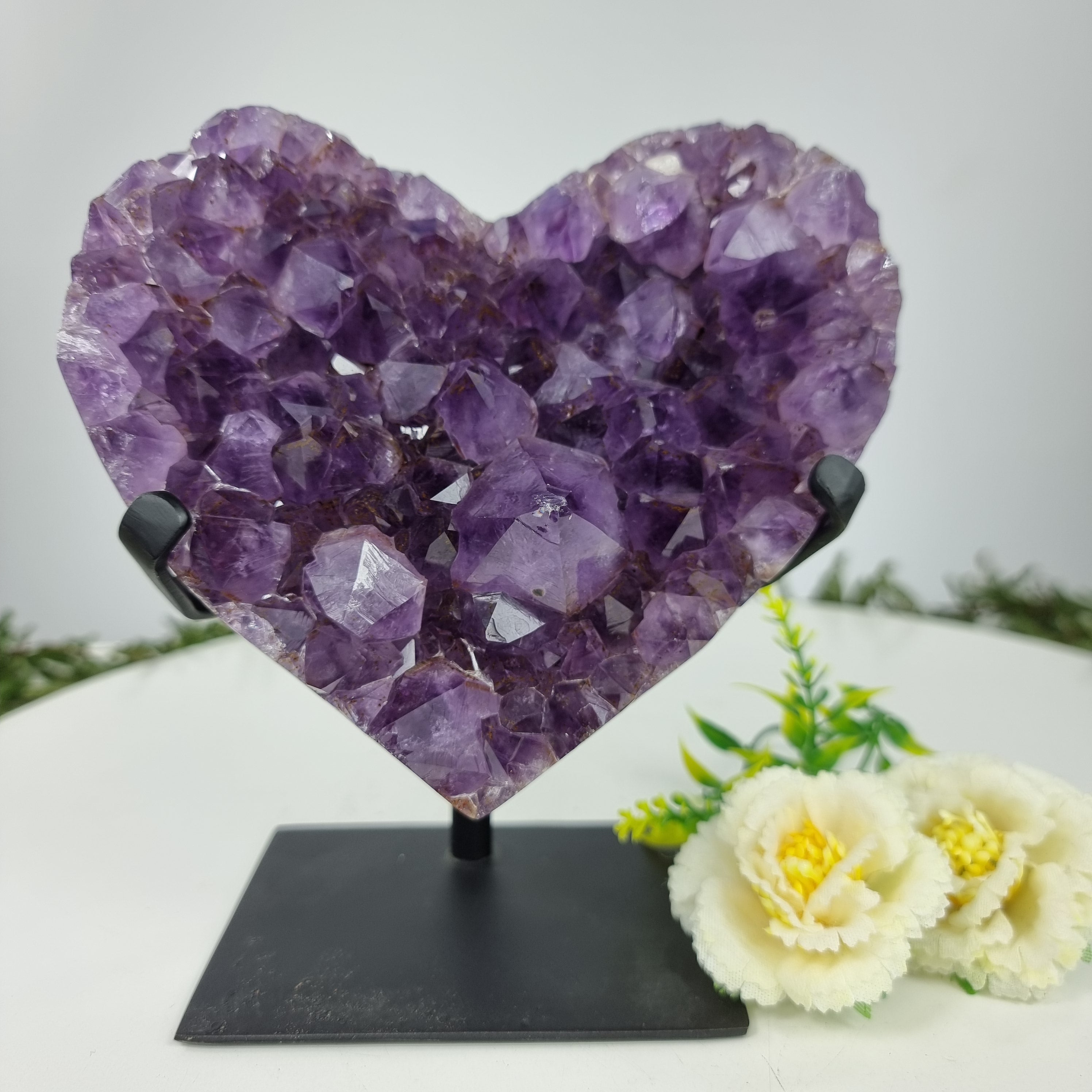Corazón de Amatista Especial | Peso 1,40 Kgs, Altura 18 cm | Energía, Belleza y Sofisticación