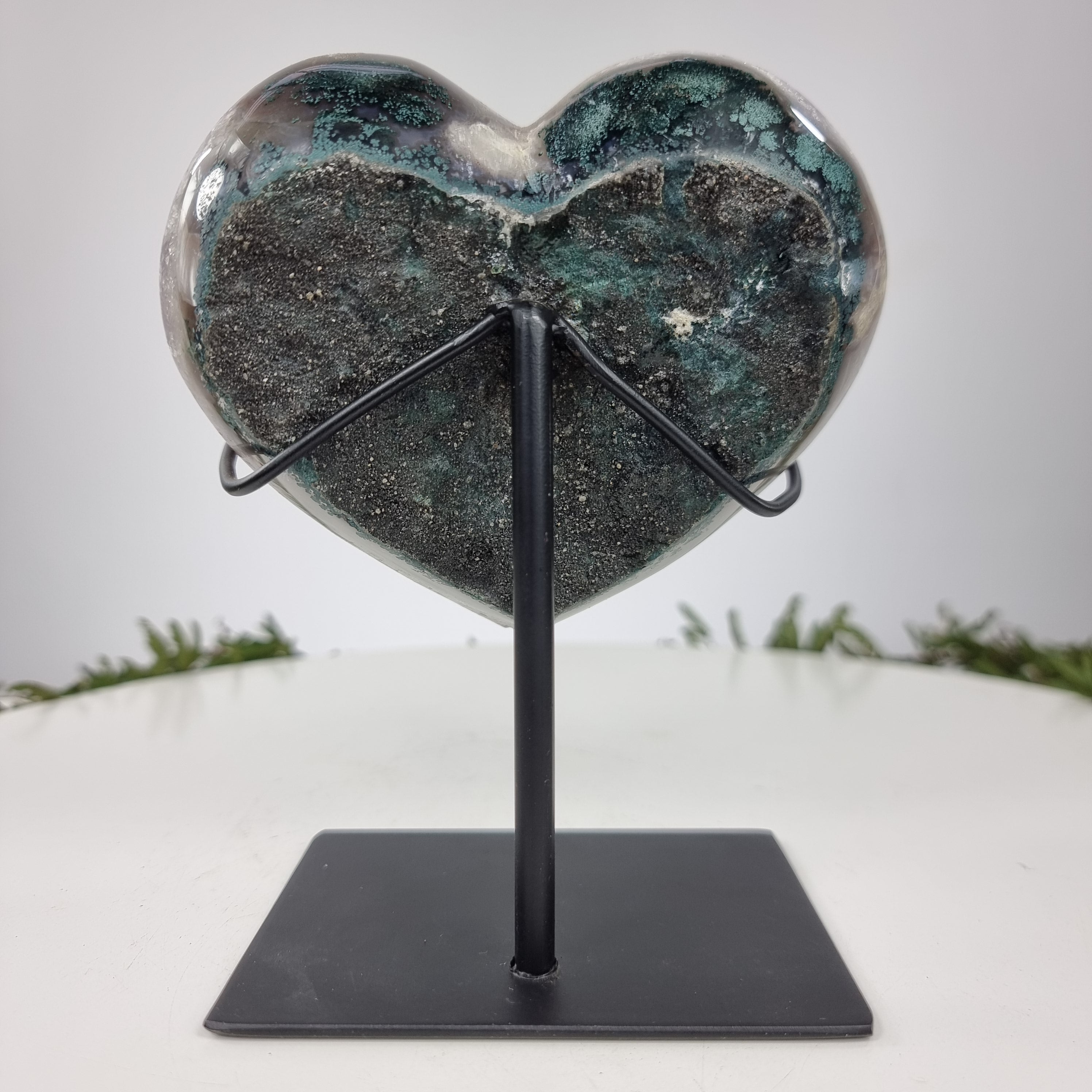 Corazón de Amatista Especial | Peso 1,35 Kgs, Altura 18 cm | Energía, Belleza y Sofisticación