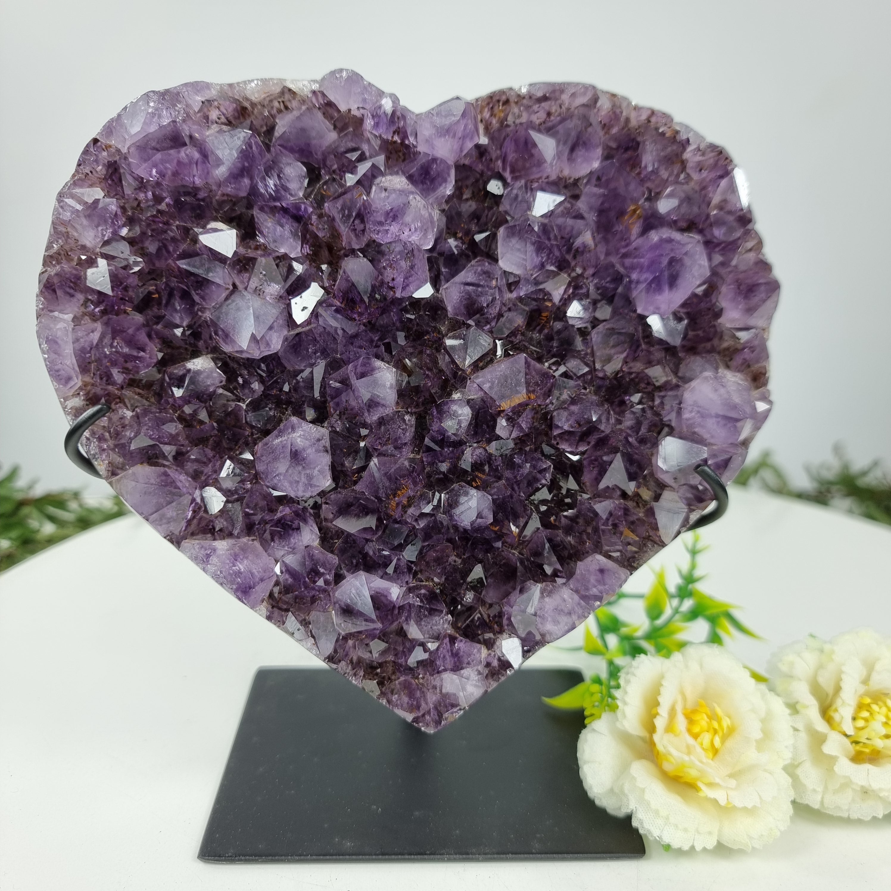 Corazón de Amatista Especial | Peso 1,70 Kgs, Altura 19 cm | Energía, Belleza y Sofisticación