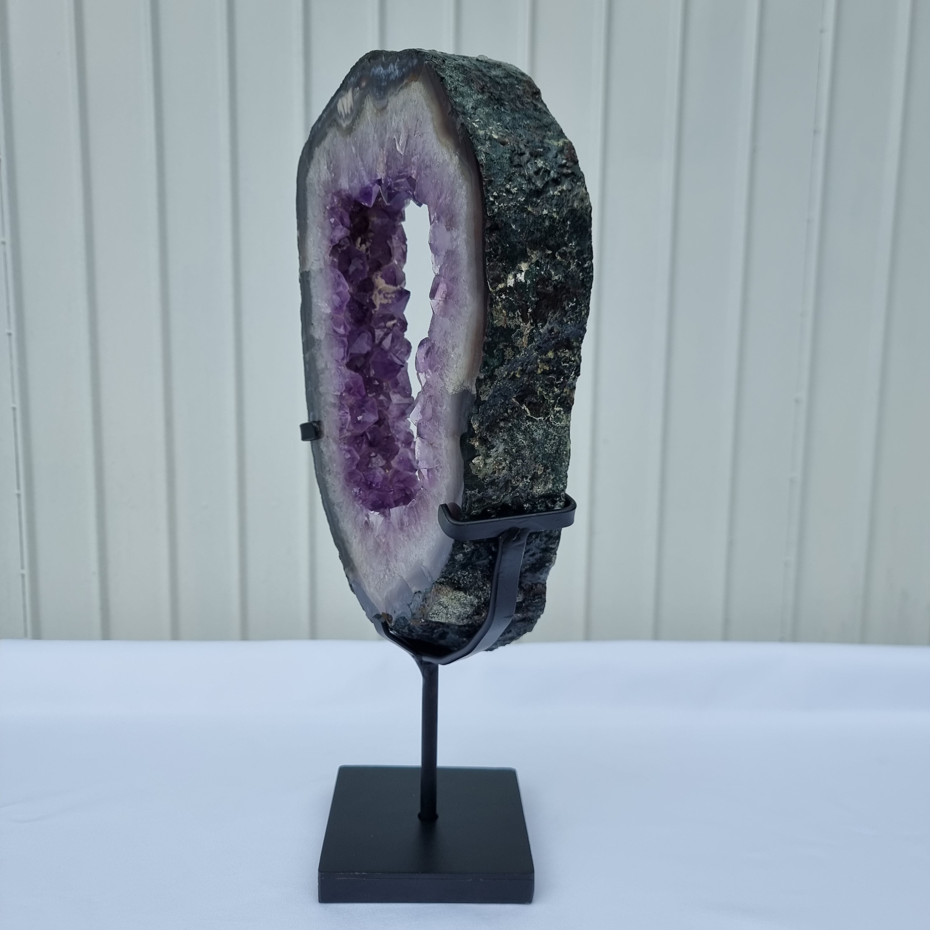 Aro de Amatista con Cristales Morados | Base de hierro Negra | Peso 3,25 kgs, Altura 39 cm | Energía, Belleza y Sofisticación