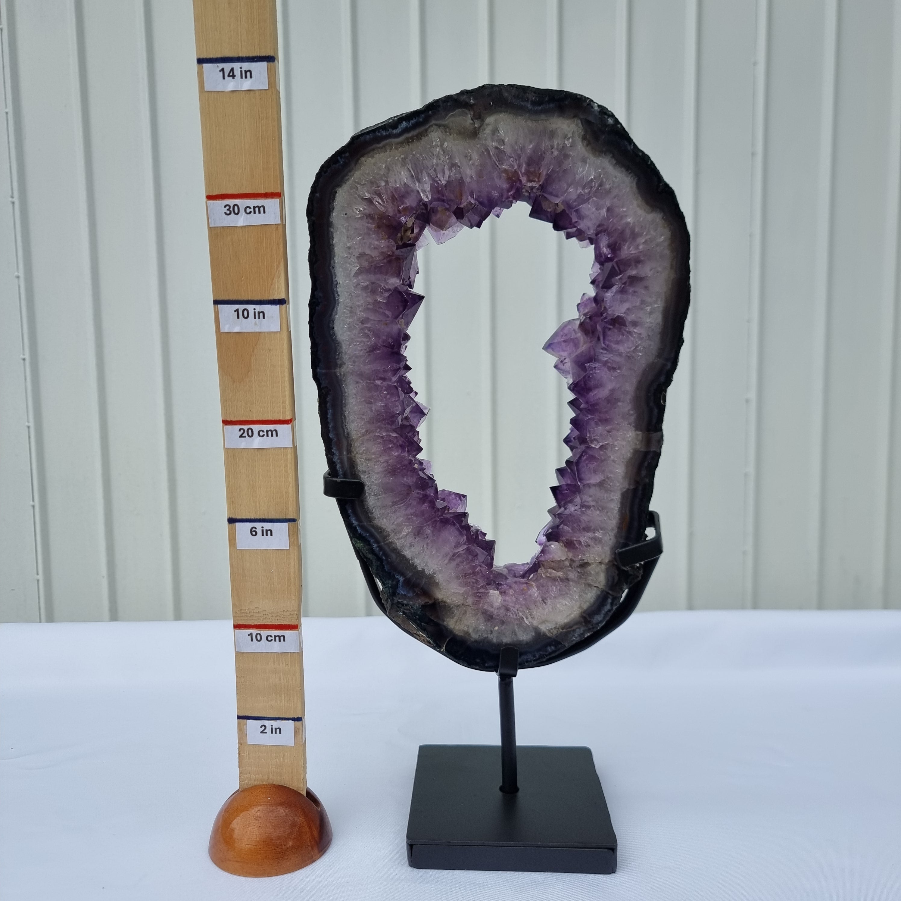 Aro de Amatista con Cristales Morados | Base de hierro Negra | Peso 3,00 kgs, Altura 35 cm | Energía, Belleza y Sofisticación