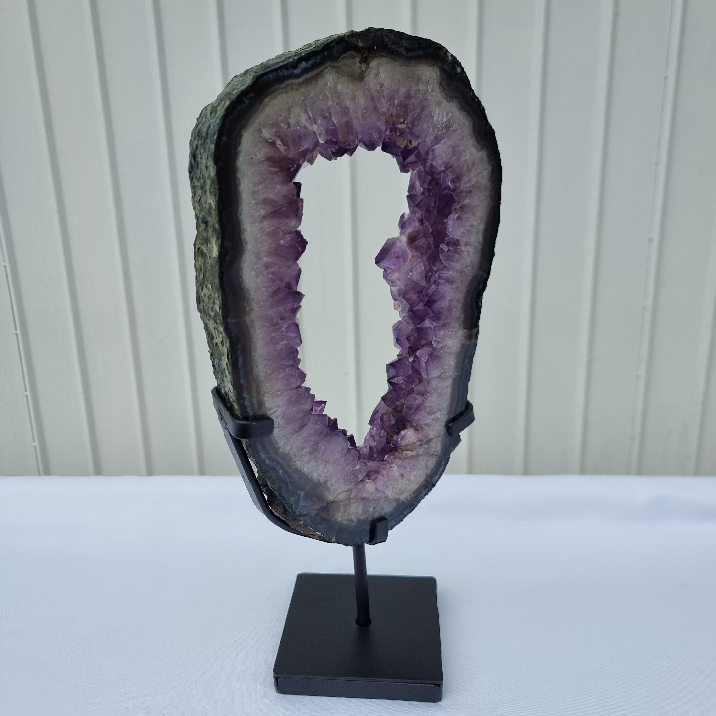 Aro de Amatista con Cristales Morados | Base de hierro Negra | Peso 3,00 kgs, Altura 35 cm | Energía, Belleza y Sofisticación