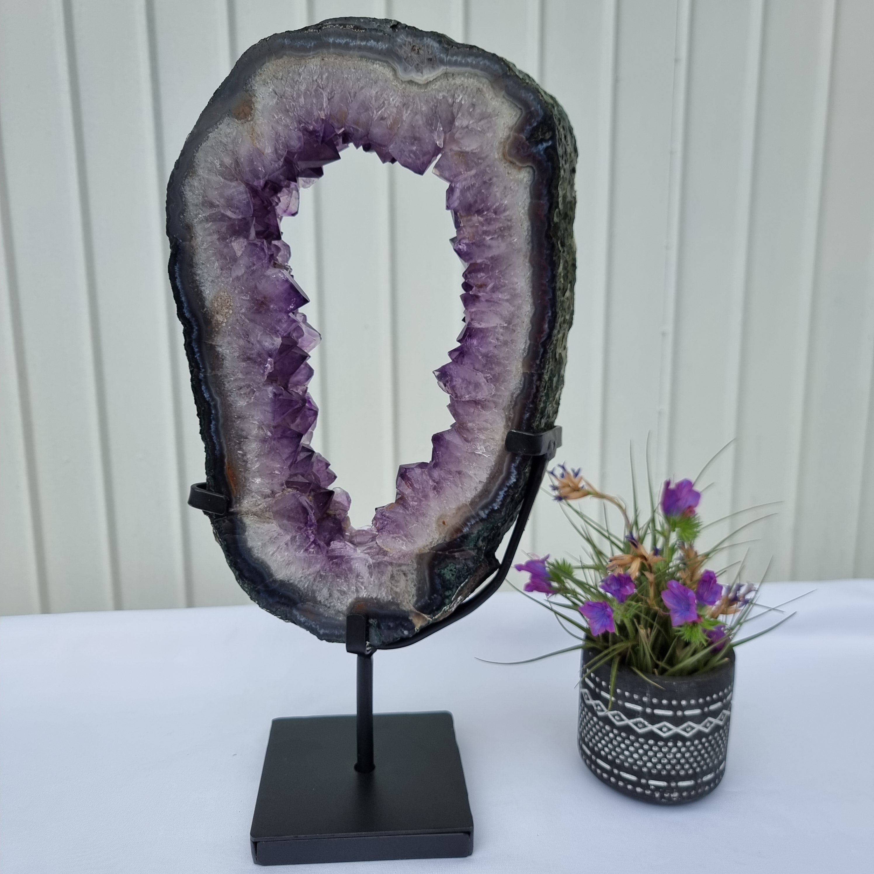 Aro de Amatista con Cristales Morados | Base de hierro Negra | Peso 3,00 kgs, Altura 35 cm | Energía, Belleza y Sofisticación