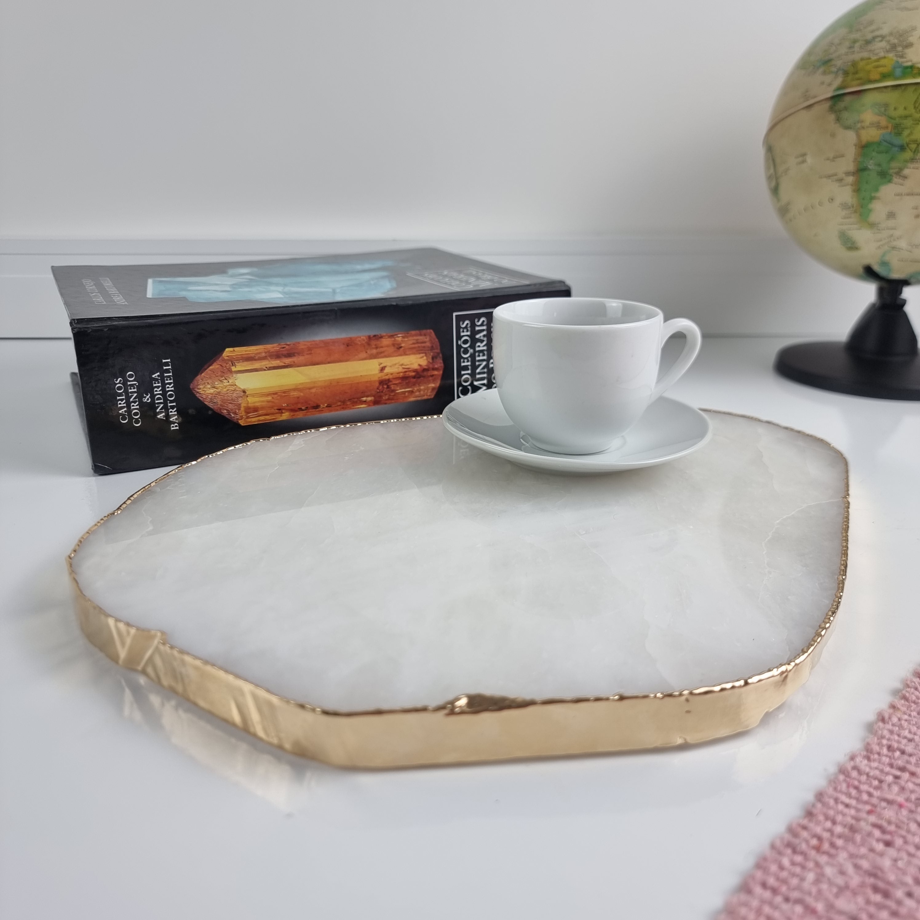 Quartz Trays with GOLDEN EDGES size 30 to 35 cm and weighing 3 kg