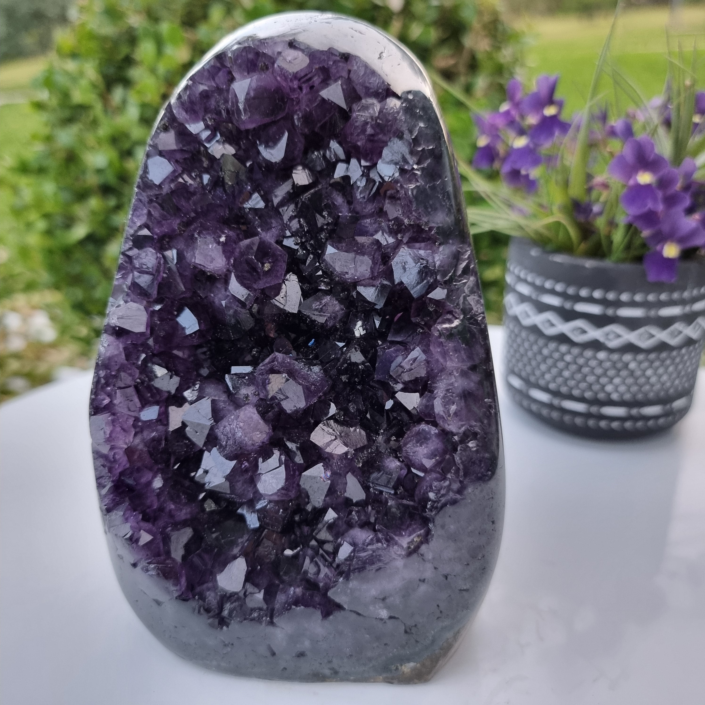 Amatista Morada Súper Especial | Peso 1,85 Kgs, Altura 15 cm | Energía, Belleza y Sofisticación