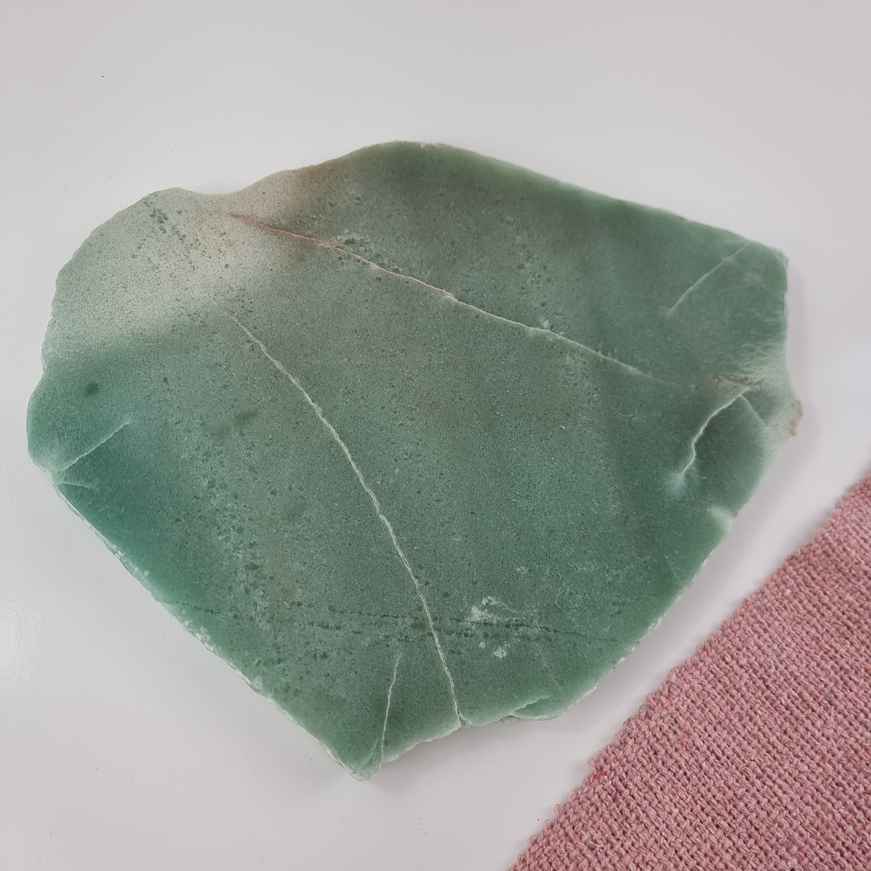 Quartz Trays with NATURAL EDGES size 30 to 35 cm and weighing 3 kg